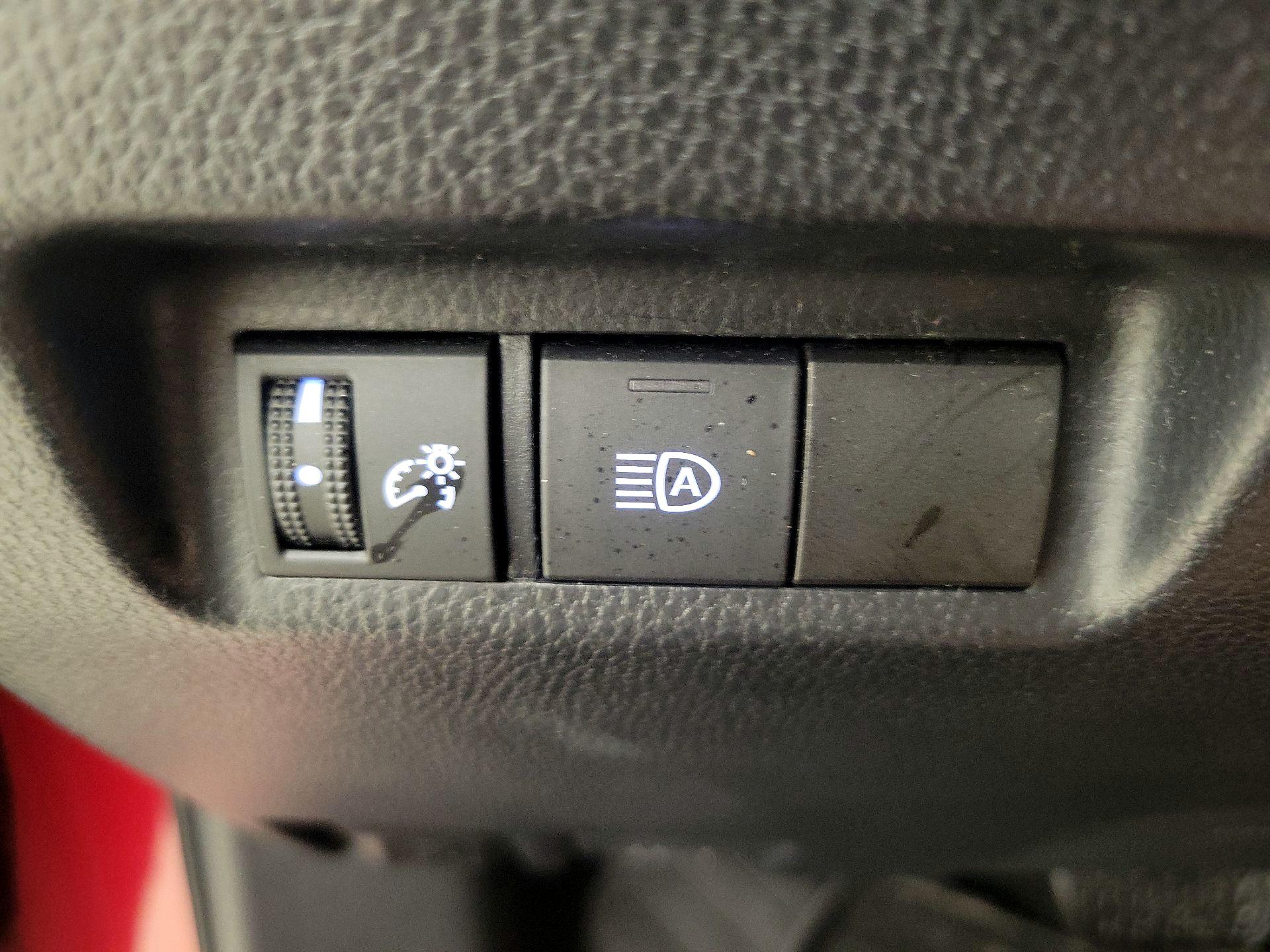Thumbnail: 2020 Toyota RAV4 - 13