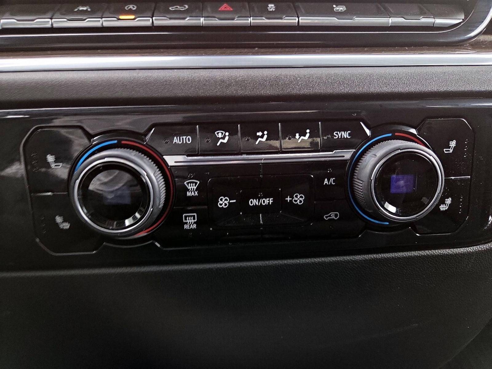 2024 Chevrolet Silverado 1500 LT - Photo 17