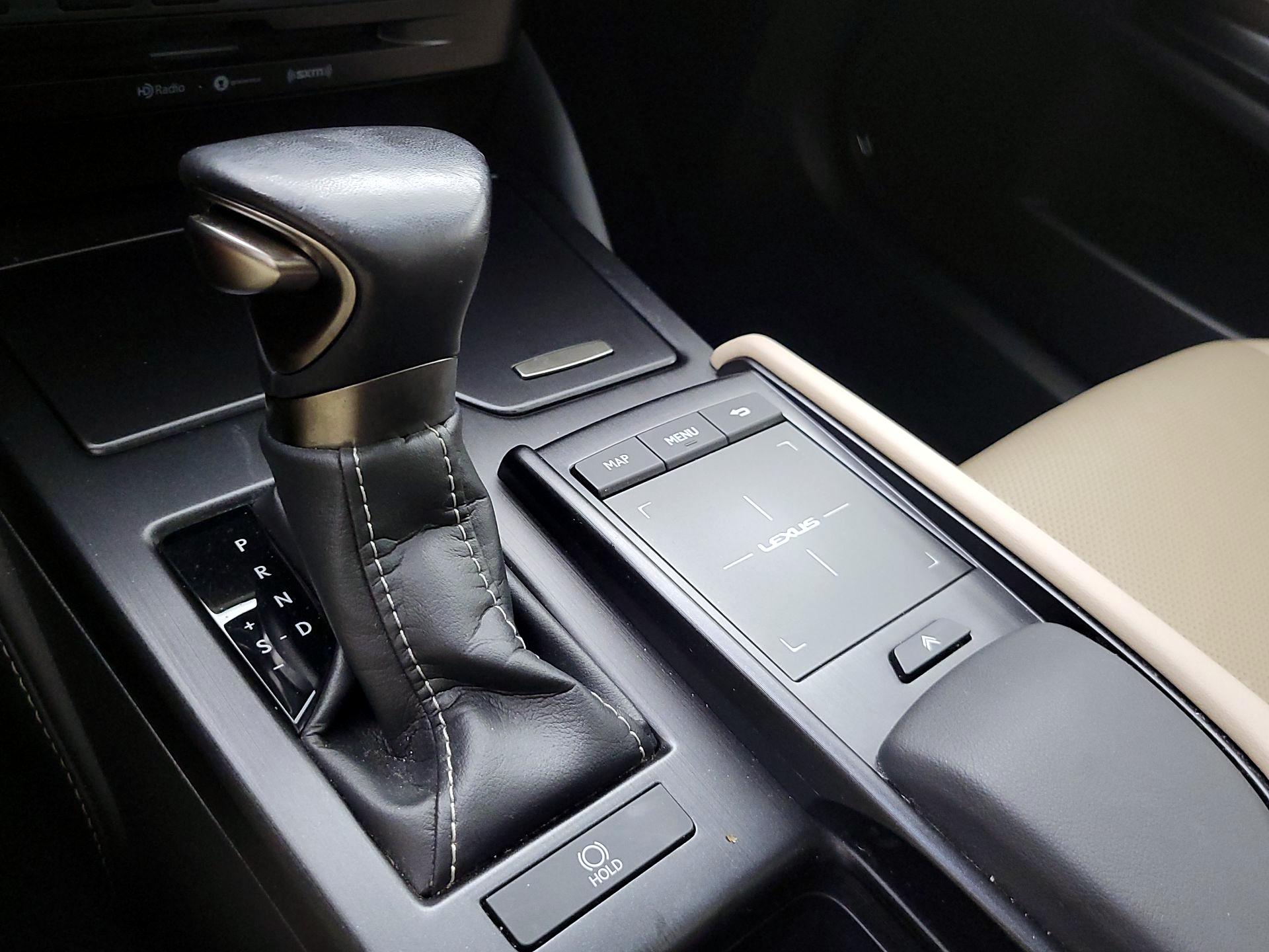 Thumbnail: 2019 Lexus ES - 18