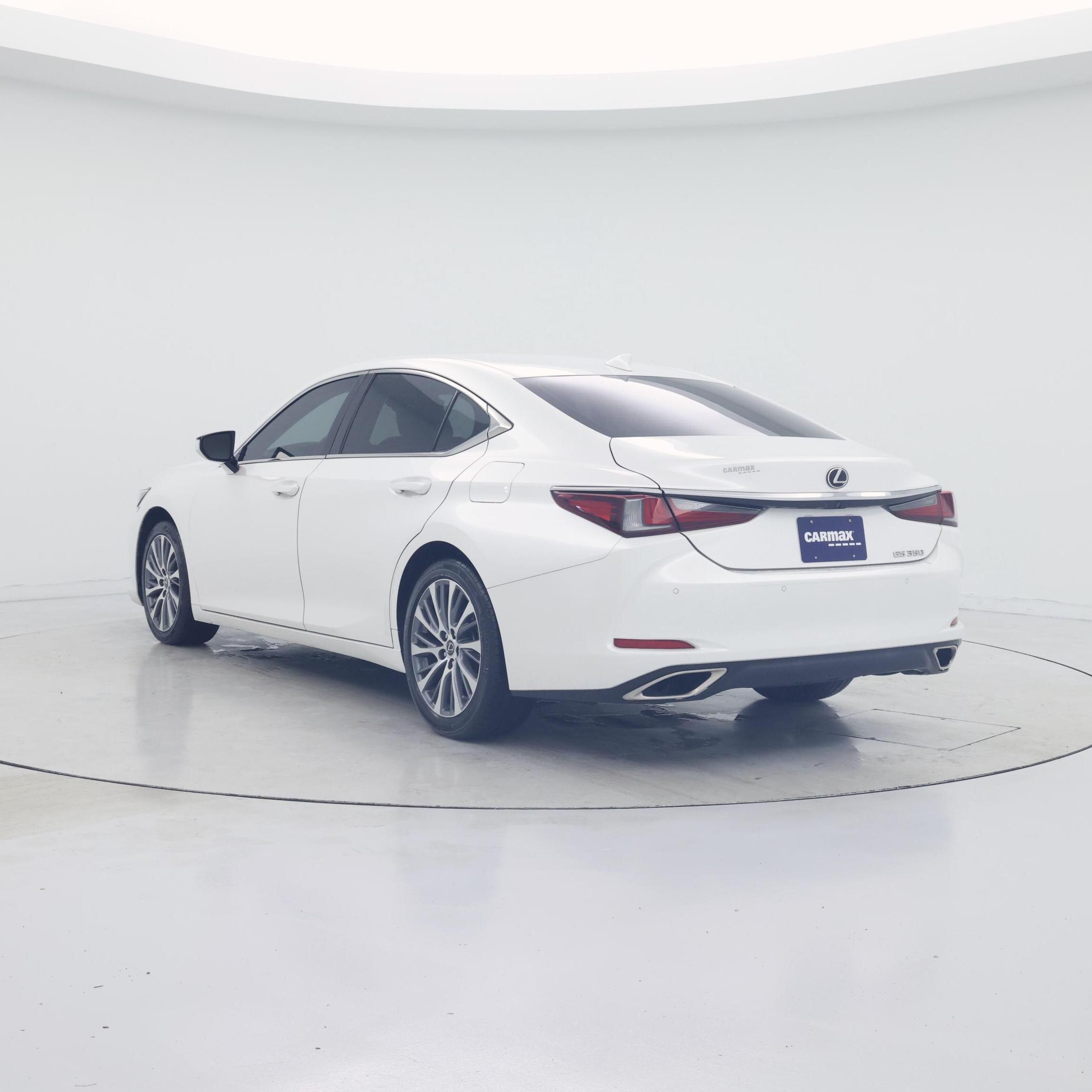 Thumbnail: 2019 Lexus ES - 2