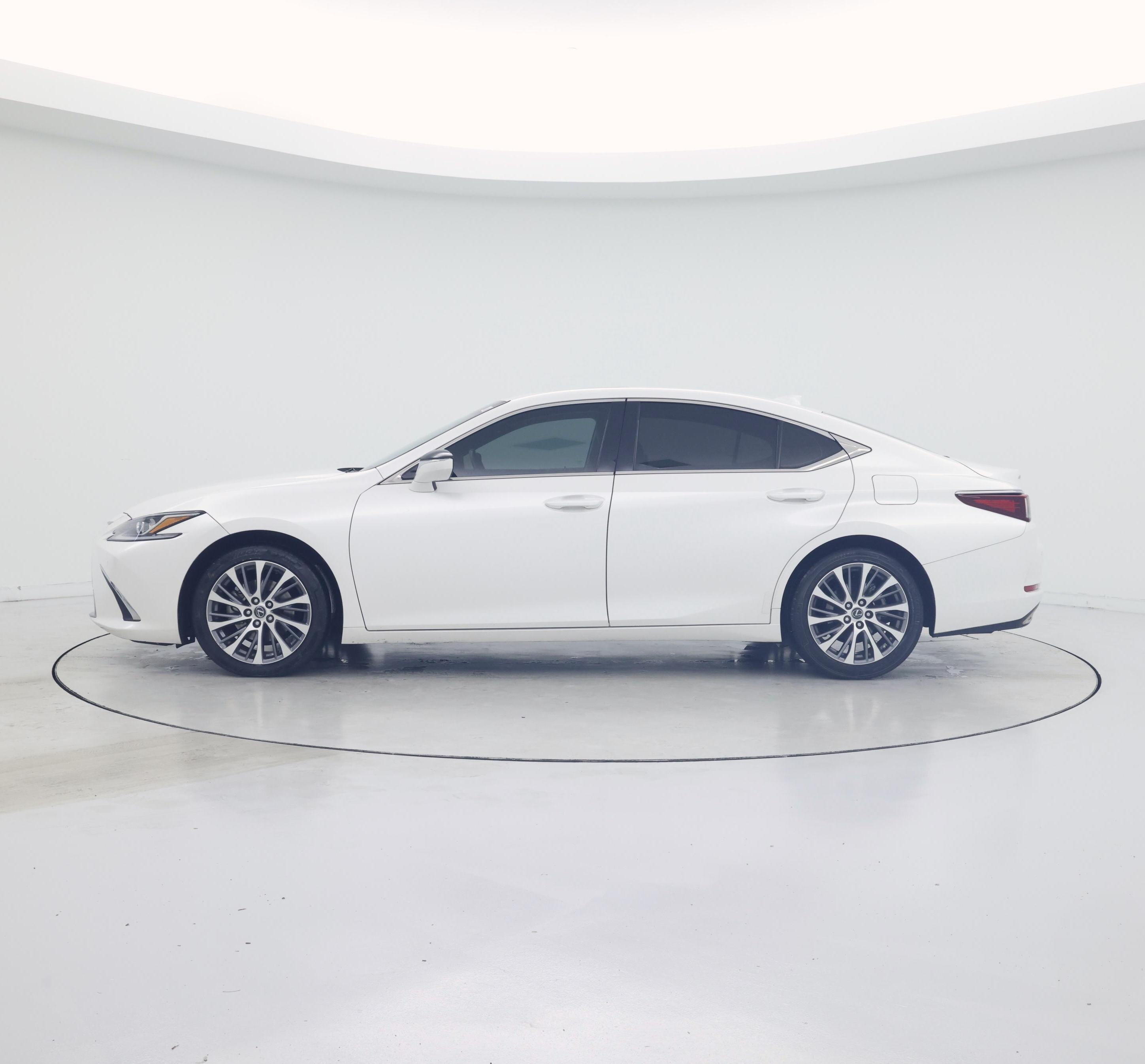 Thumbnail: 2019 Lexus ES - 3