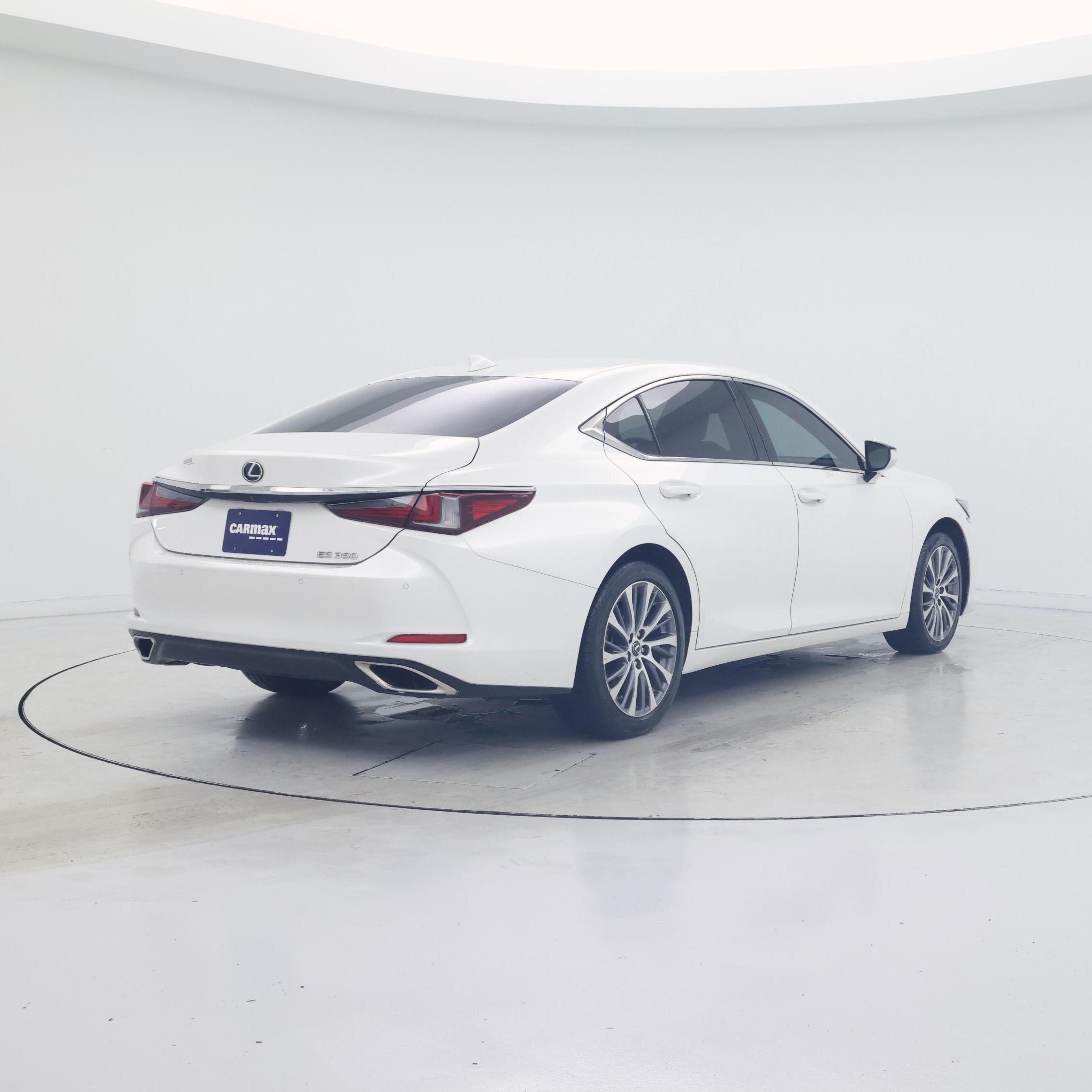 Thumbnail: 2019 Lexus ES - 8