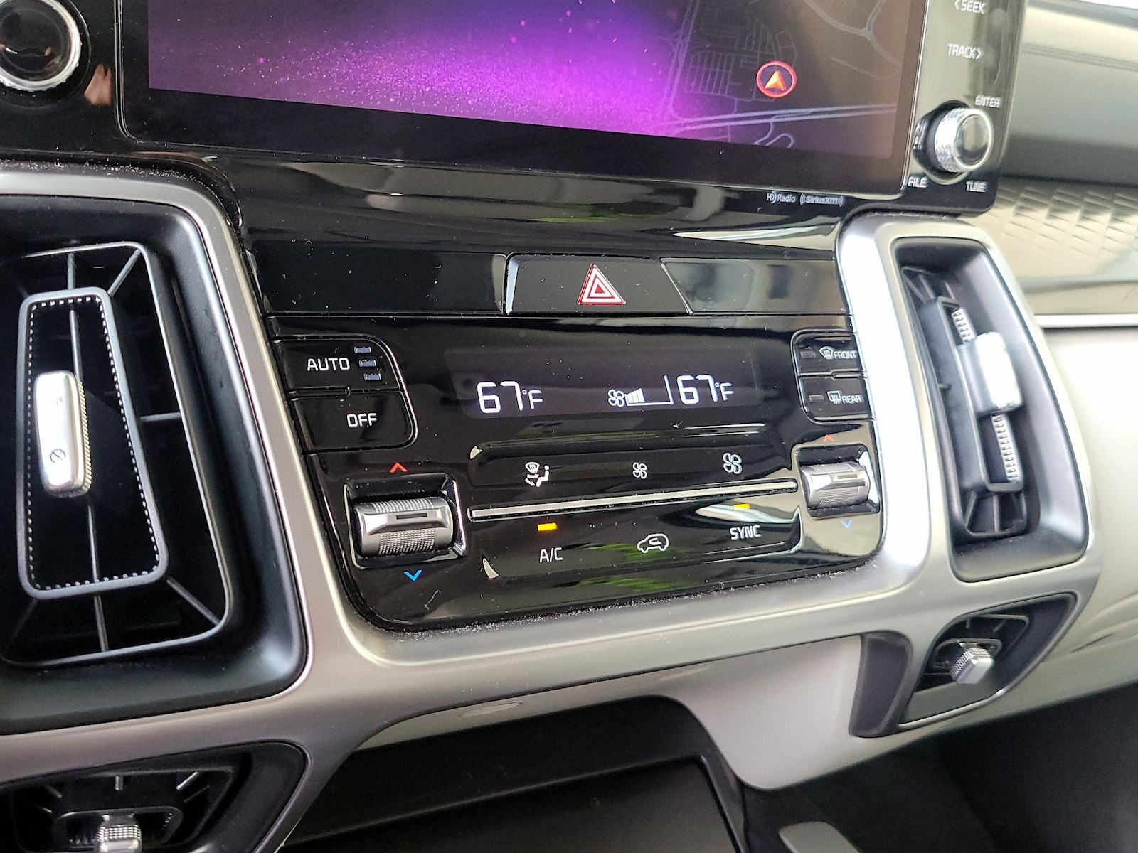 2023 Kia Sorento S - Photo 18