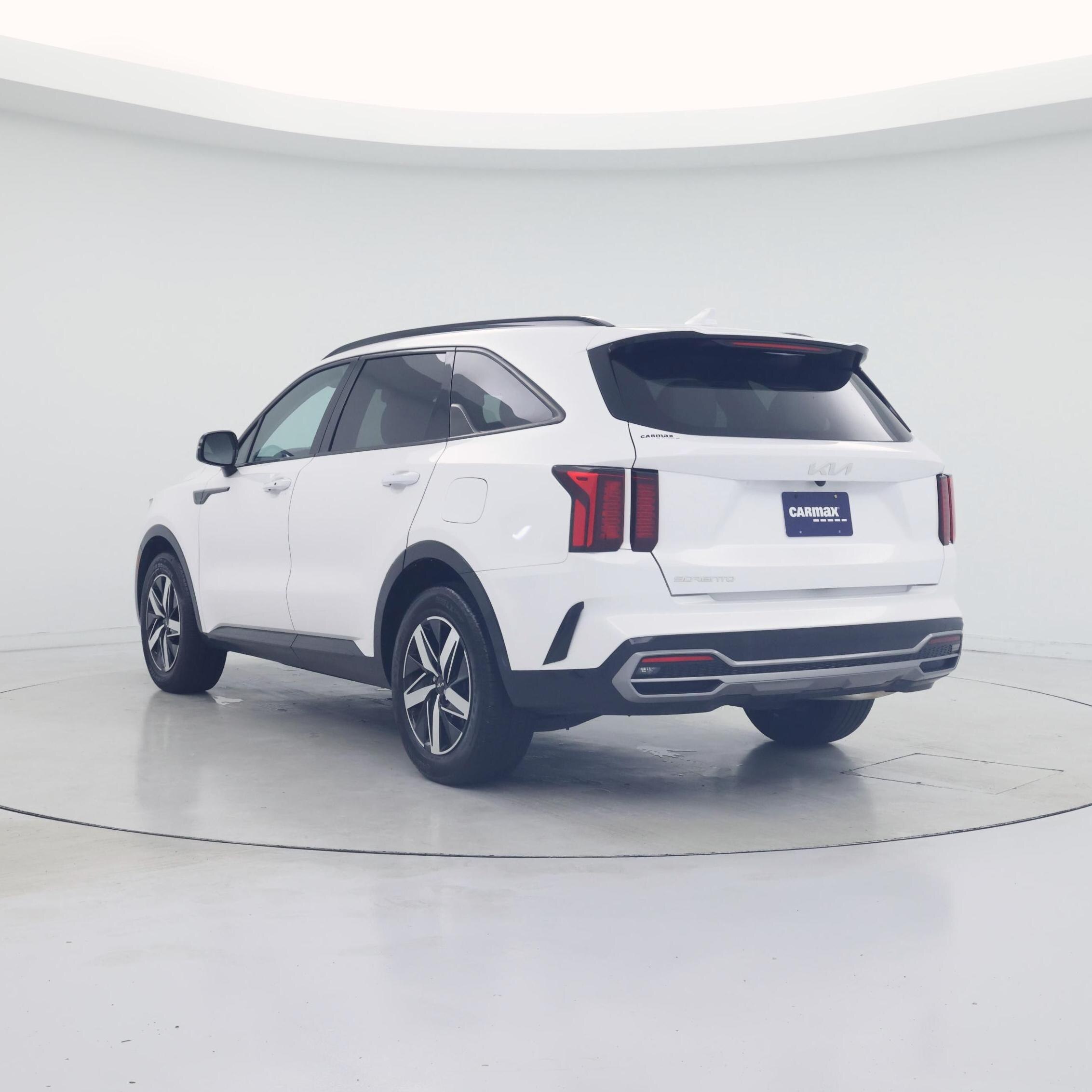 Thumbnail: 2023 Kia Sorento - 2