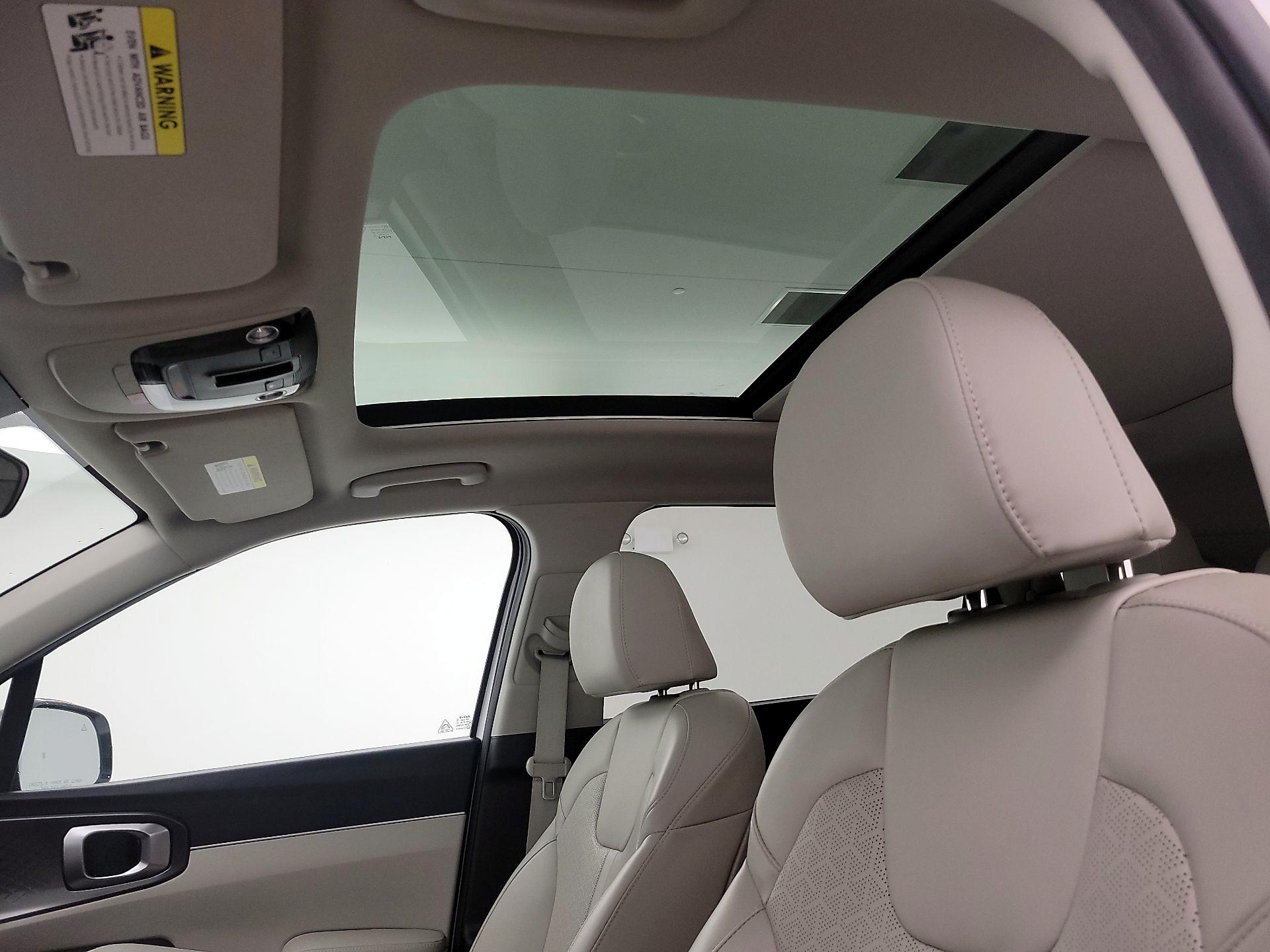 Thumbnail: 2023 Kia Sorento - 20