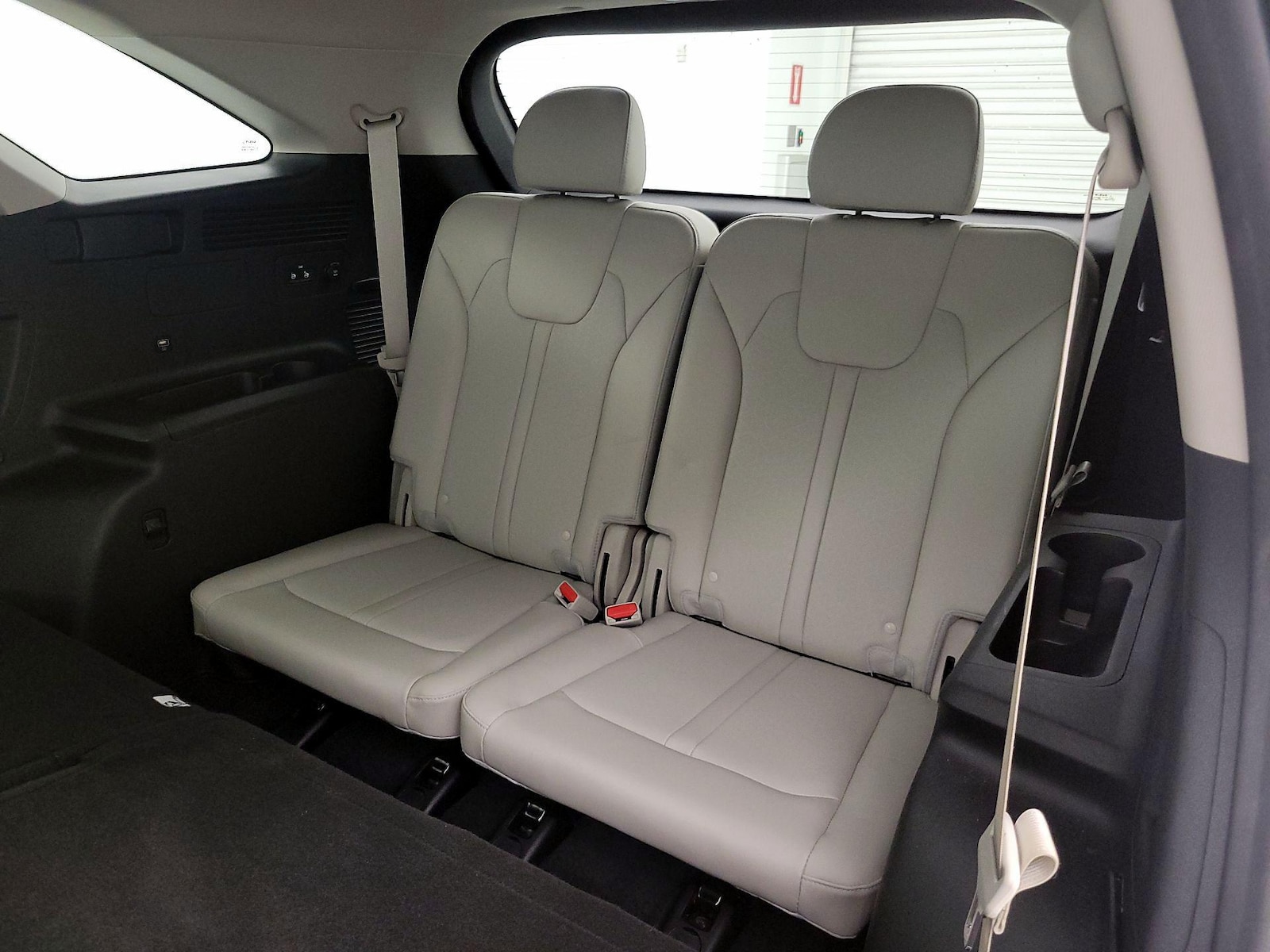 2023 Kia Sorento S - Photo 23
