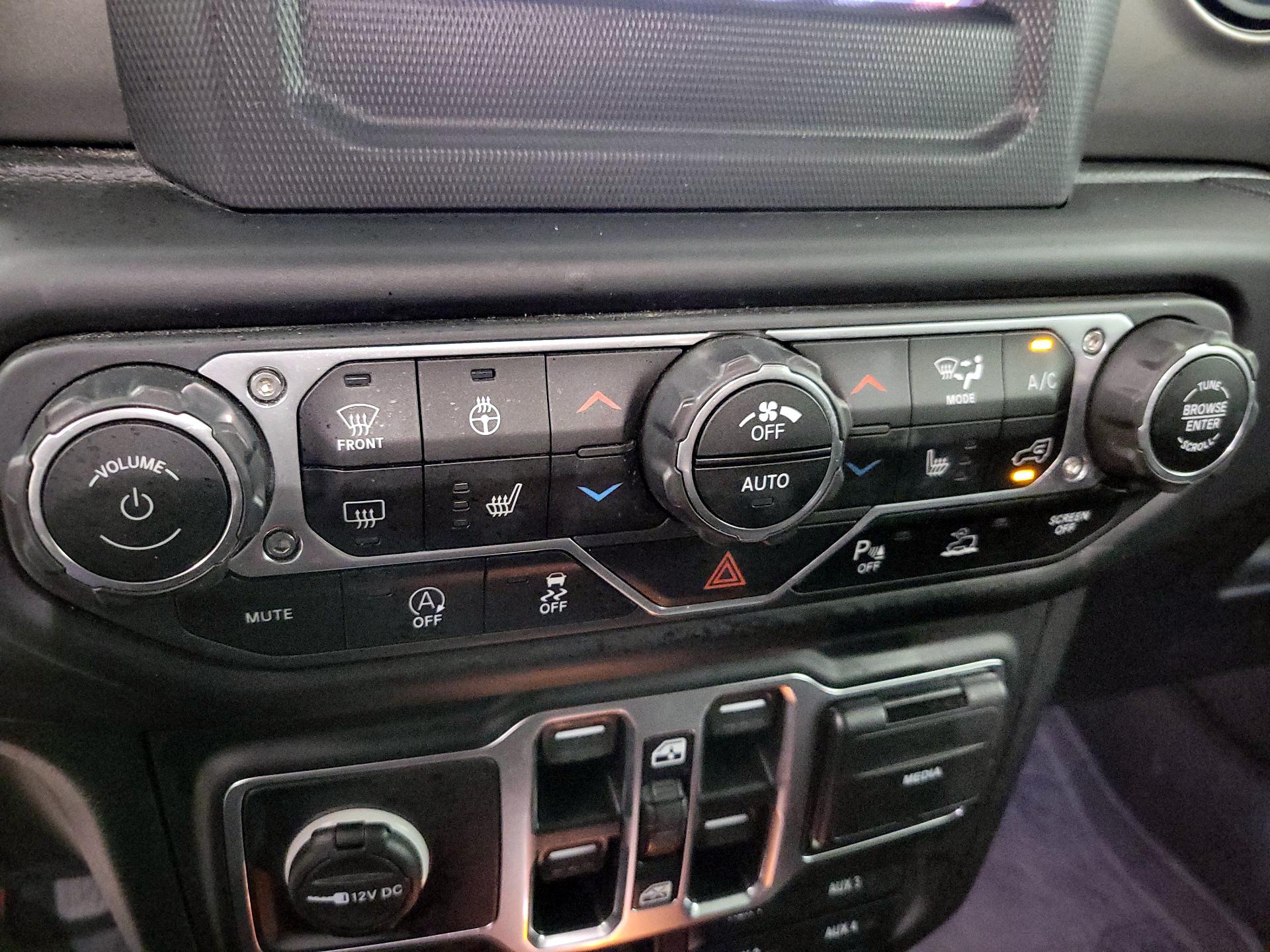 Thumbnail: 2021 Jeep Gladiator - 16