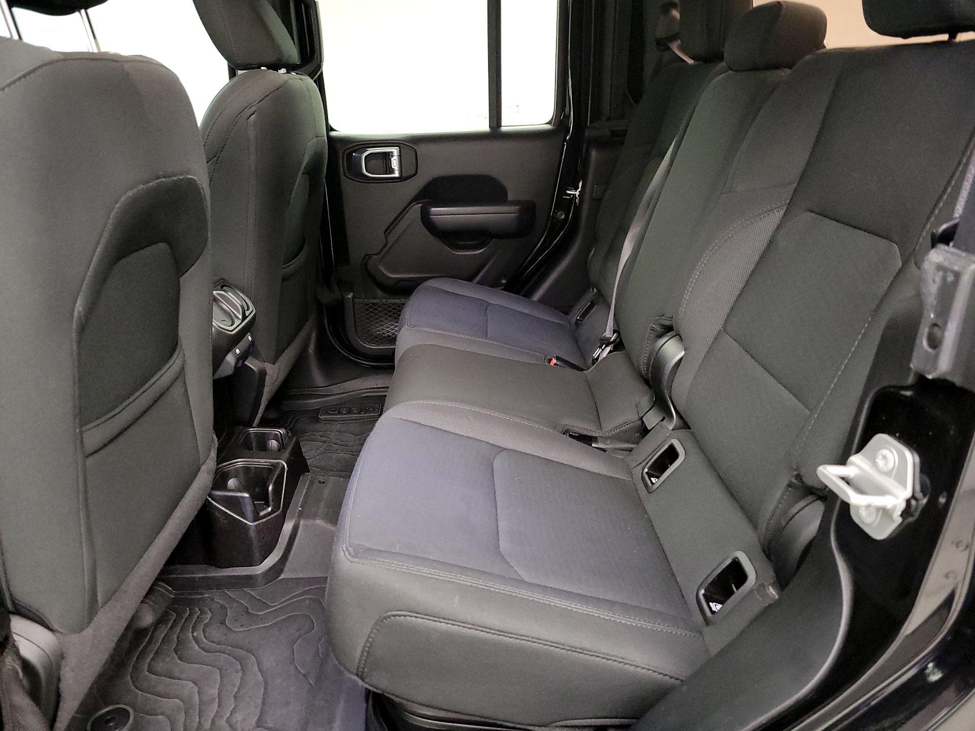 Thumbnail: 2021 Jeep Gladiator - 19