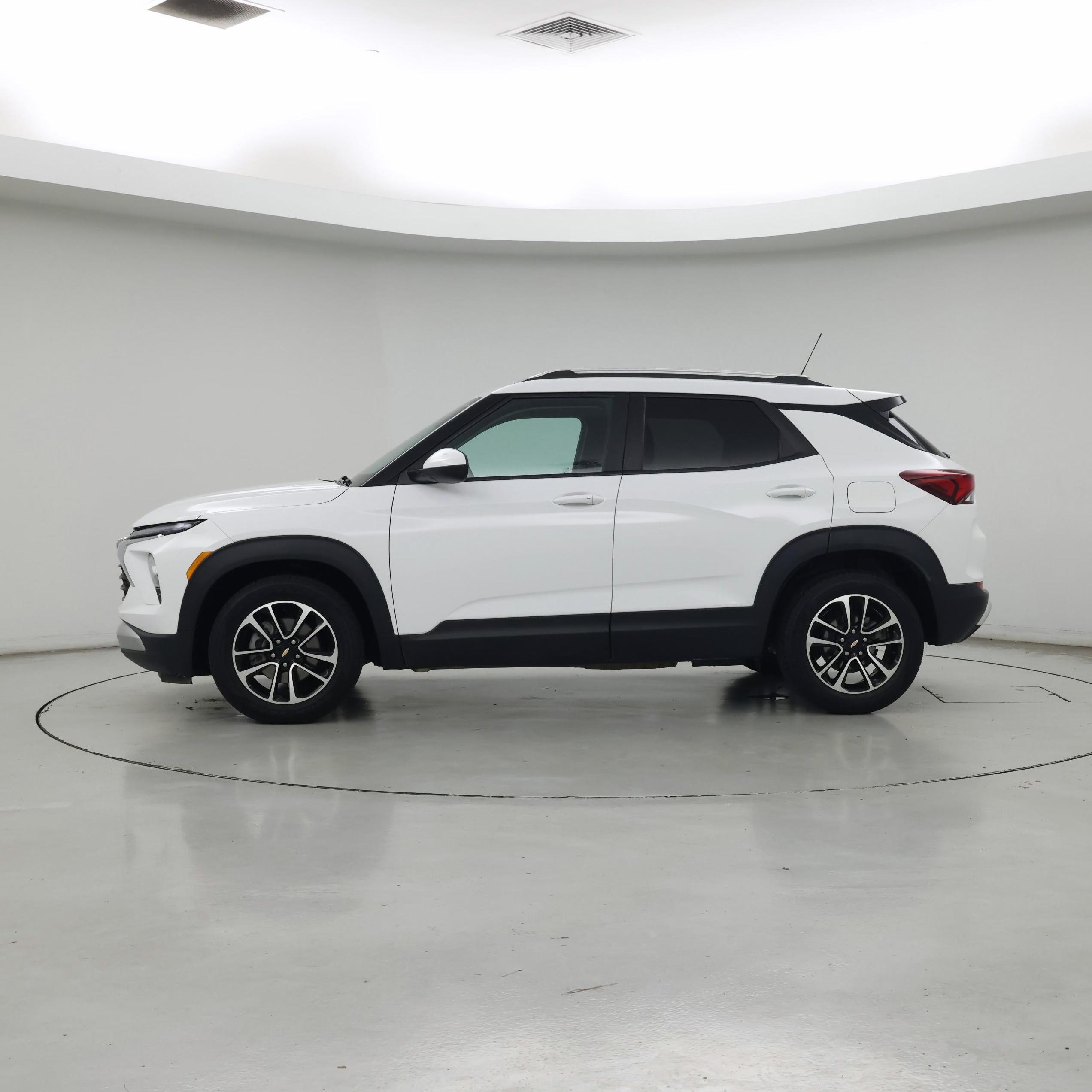 Thumbnail: 2025 Chevrolet TrailBlazer - 3