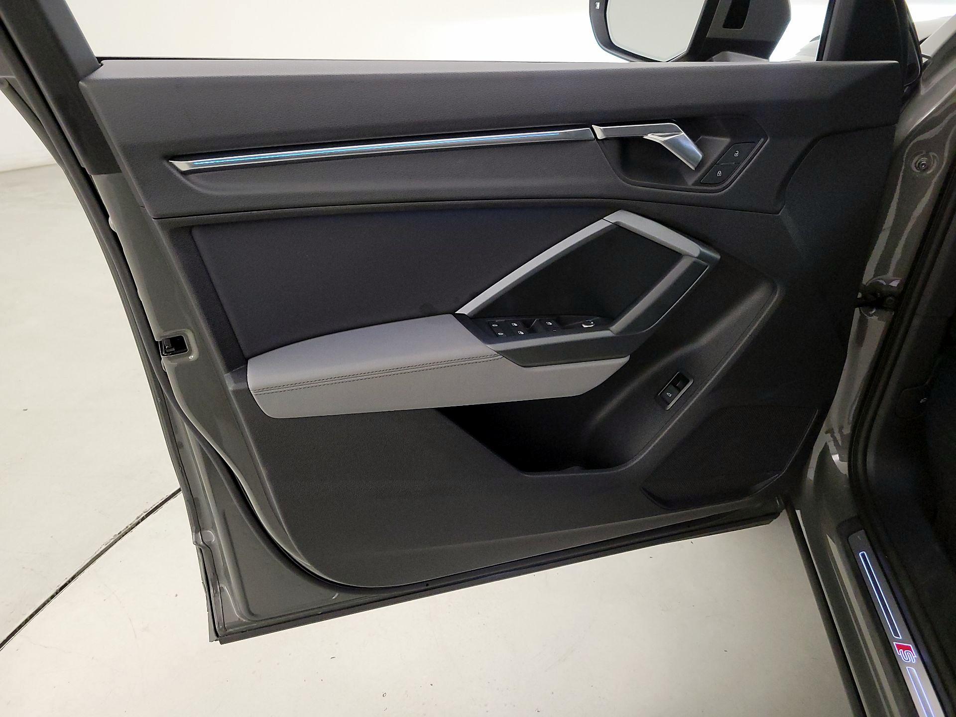 Thumbnail: 2021 Audi Q3 - 12