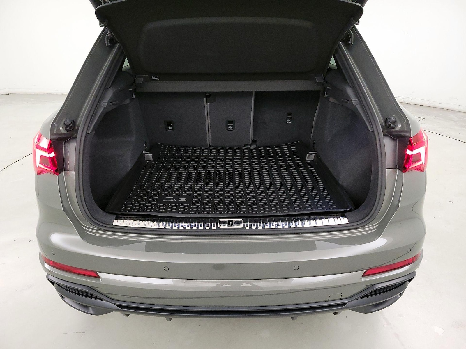 2021 Audi Q3 S Line Premium Plus - Photo 22