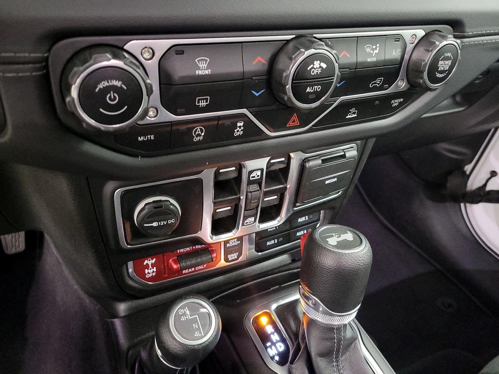 2025 Jeep Wrangler 4-Door Rubicon - Photo 17