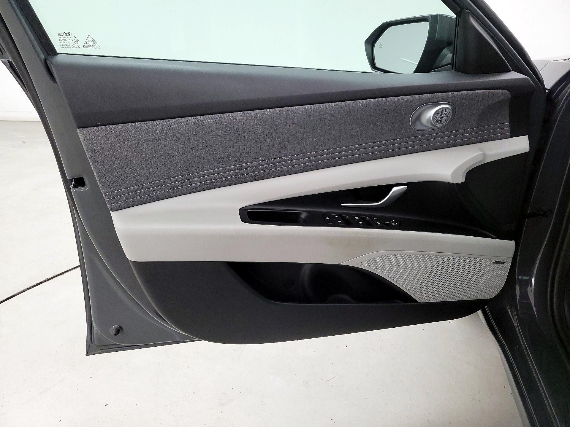 Thumbnail: 2024 Hyundai Elantra - 12