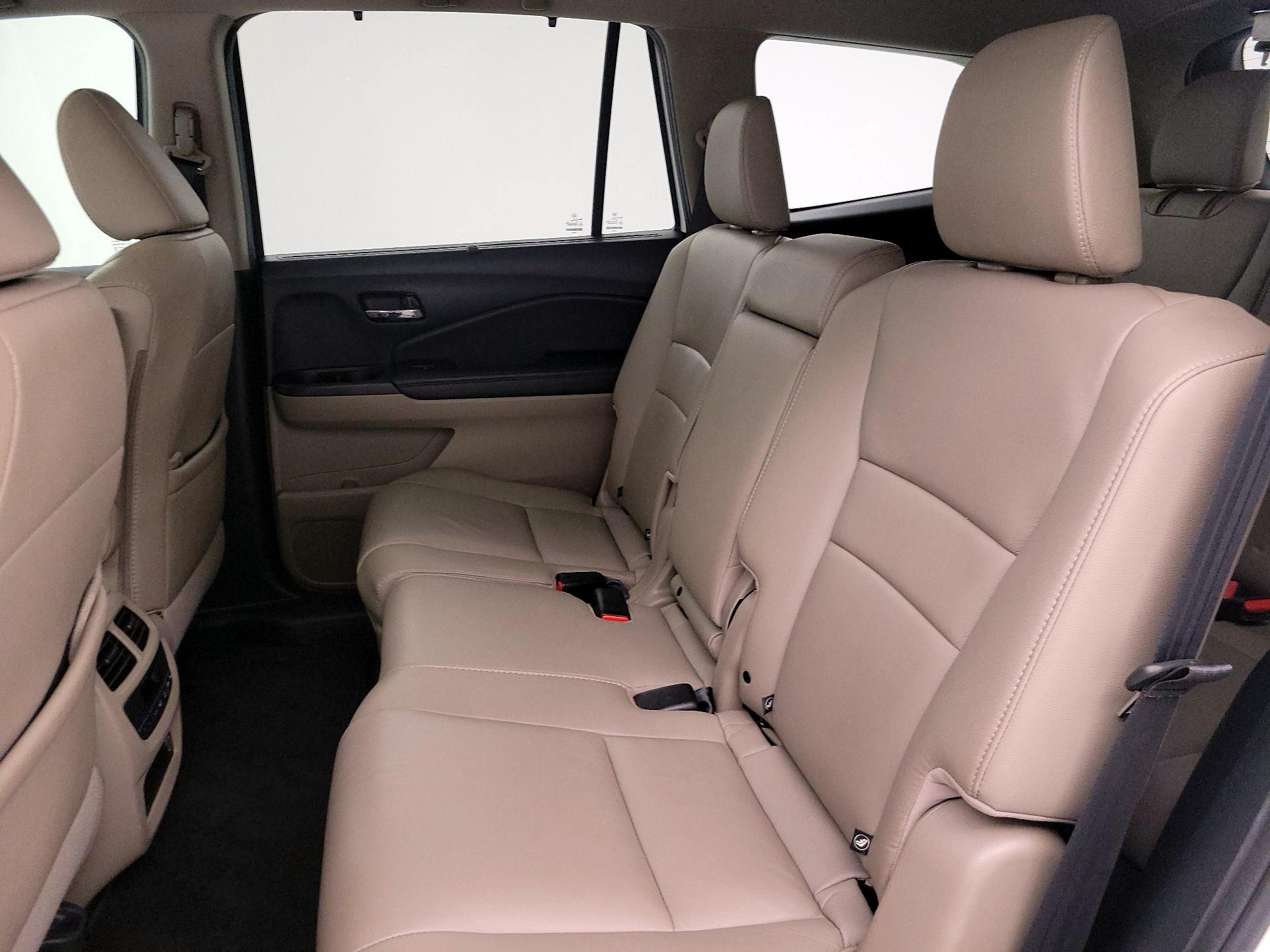 Thumbnail: 2020 Honda Pilot - 20