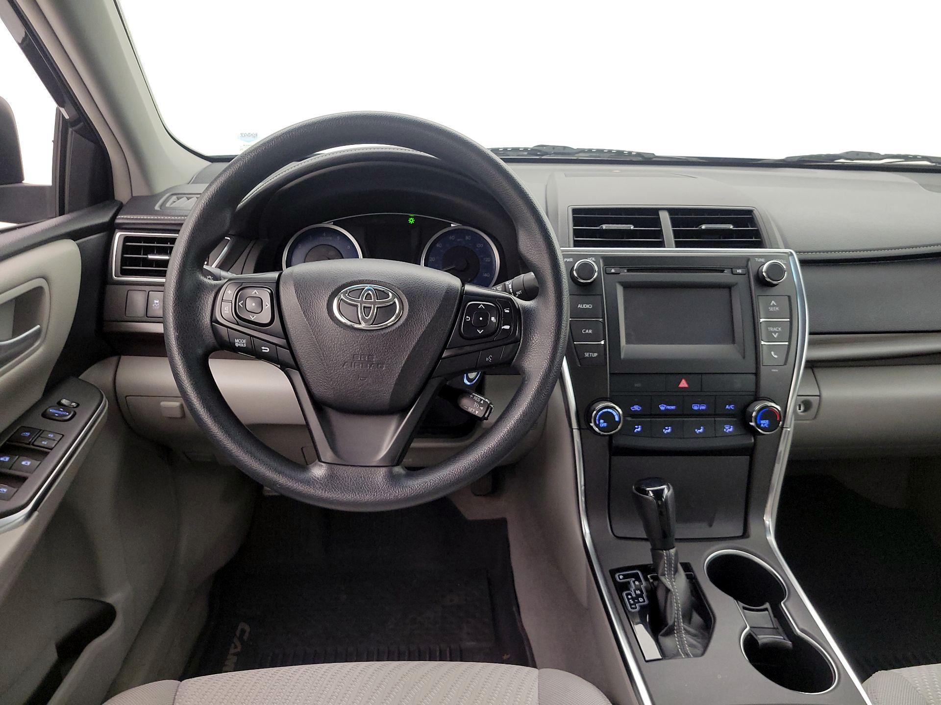 Thumbnail: 2016 Toyota Camry - 10