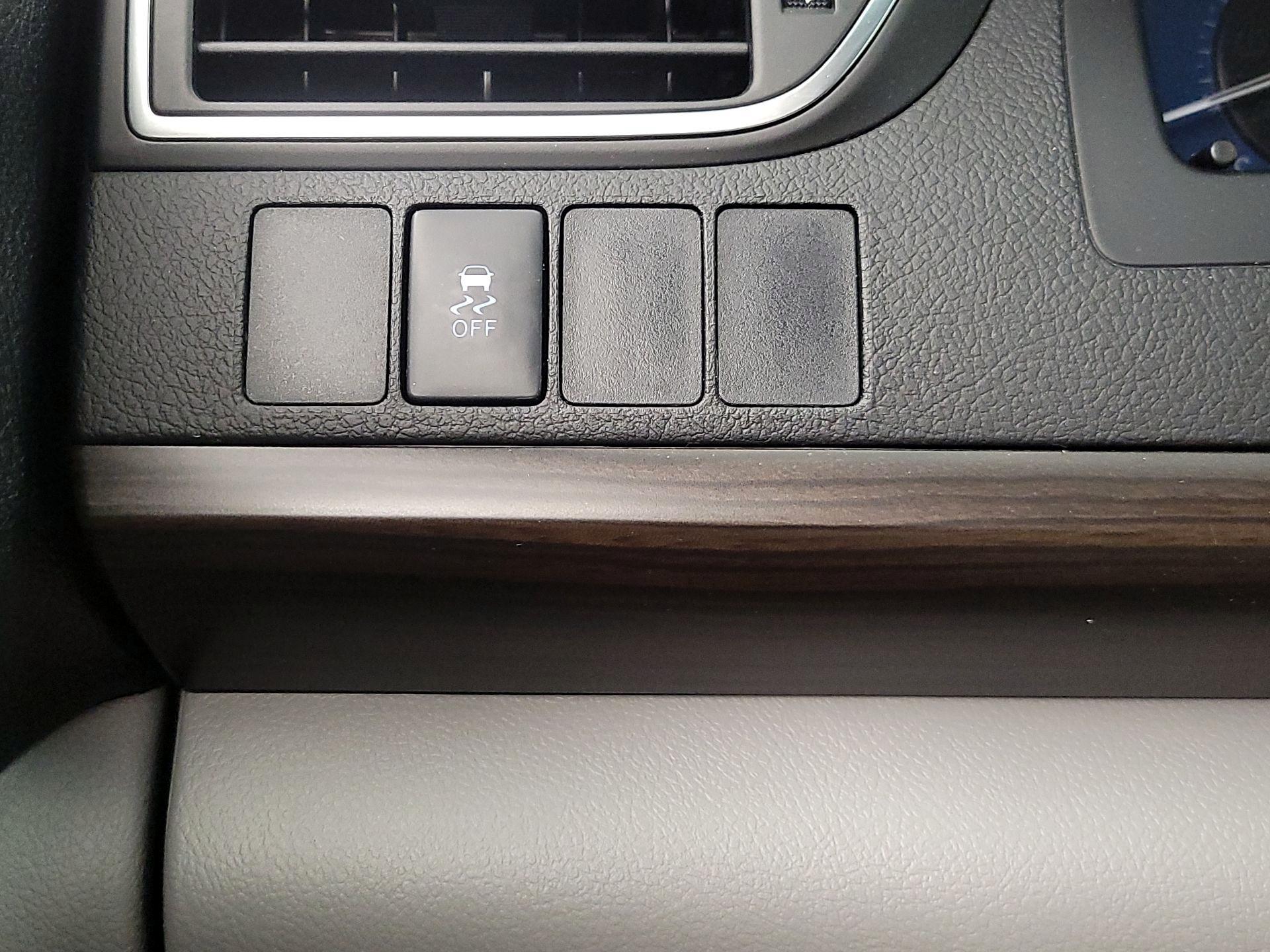 Thumbnail: 2016 Toyota Camry - 13