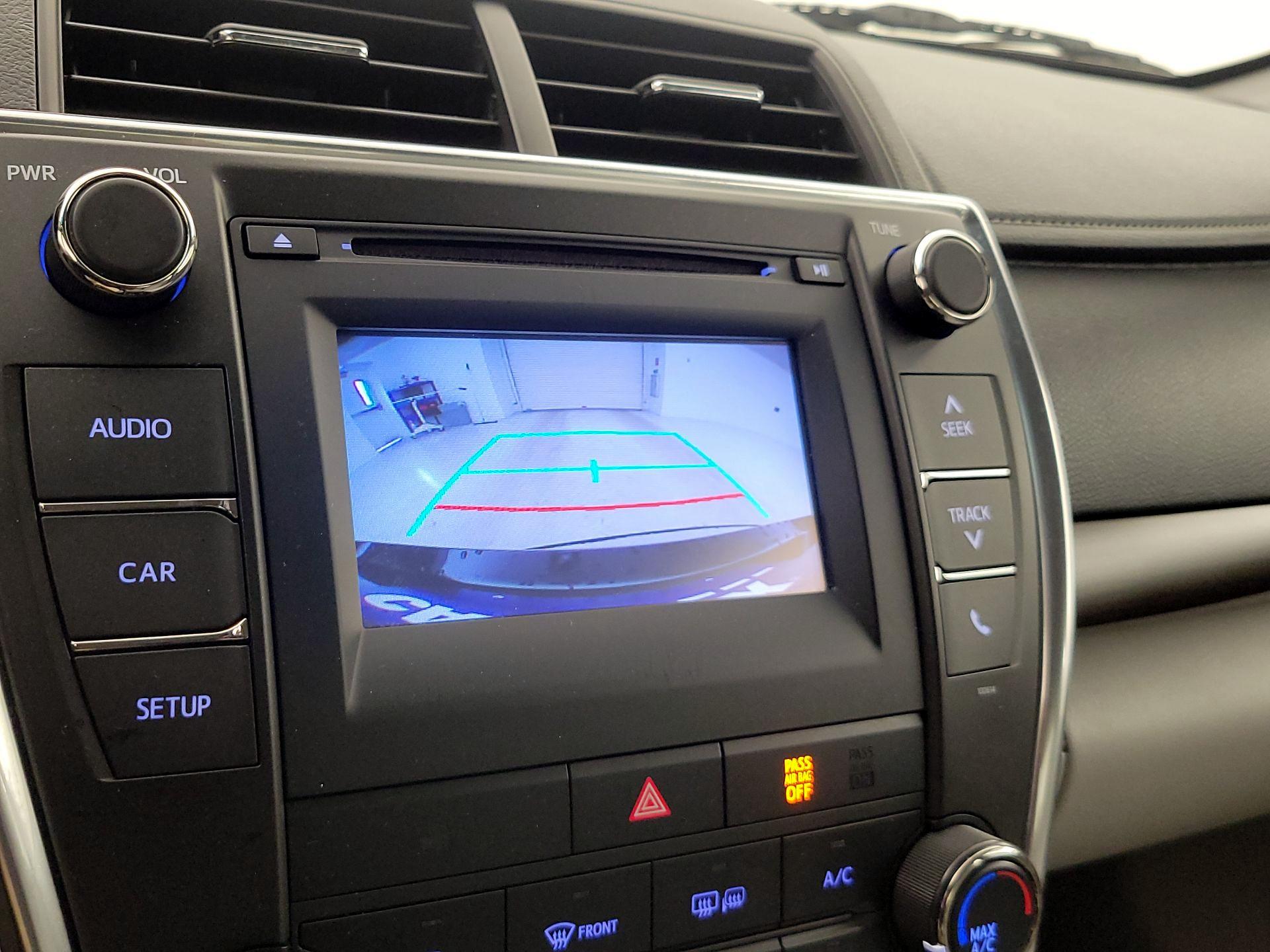 Thumbnail: 2016 Toyota Camry - 14