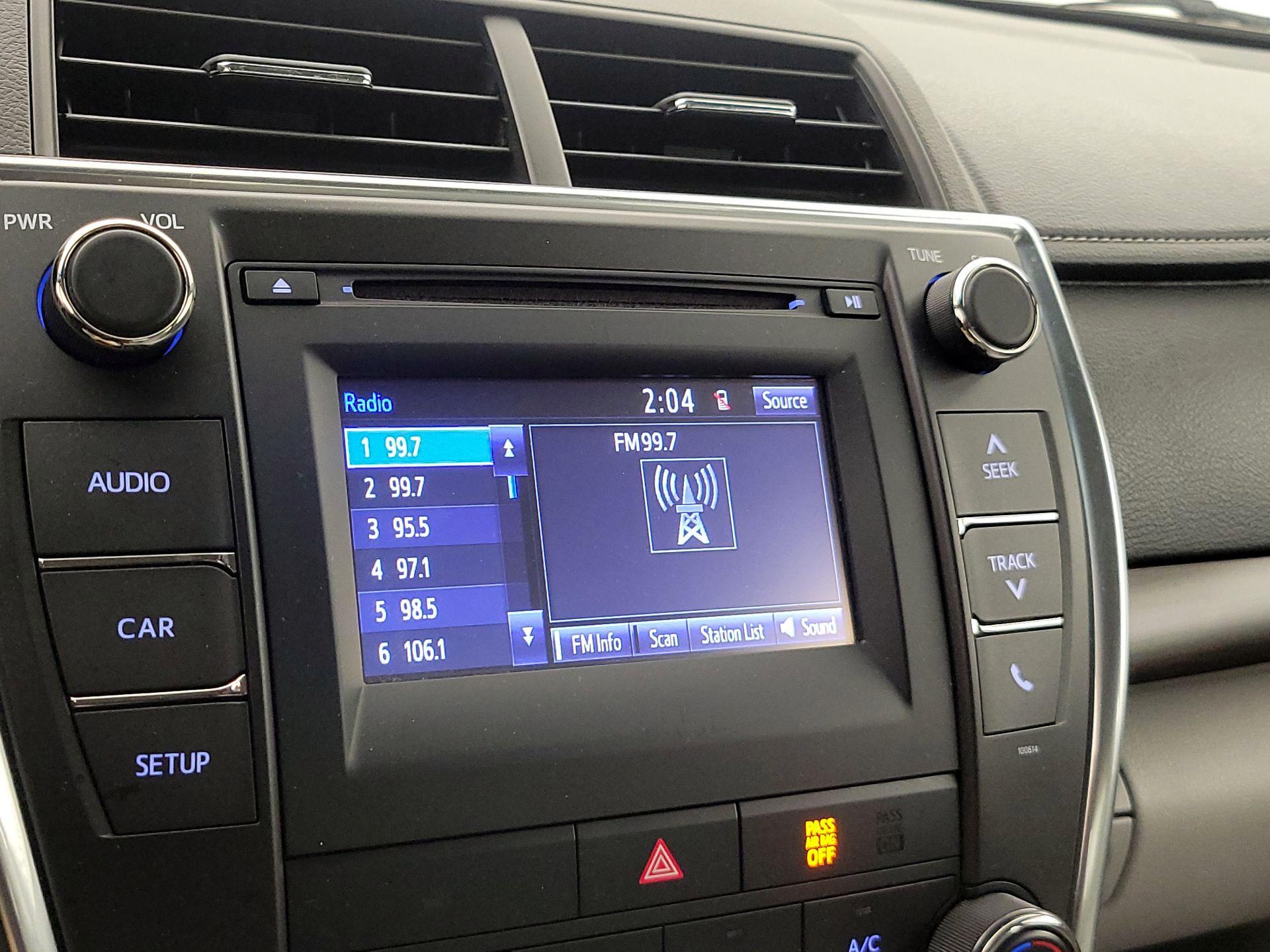 Thumbnail: 2016 Toyota Camry - 15