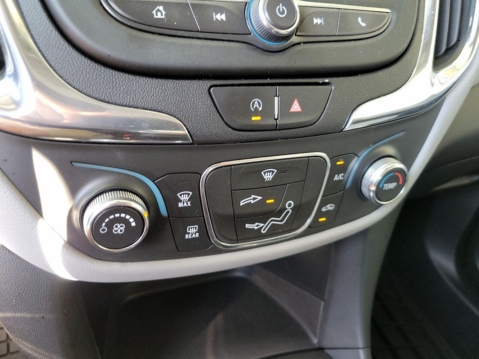 2023 Chevrolet Equinox LS - Photo 17