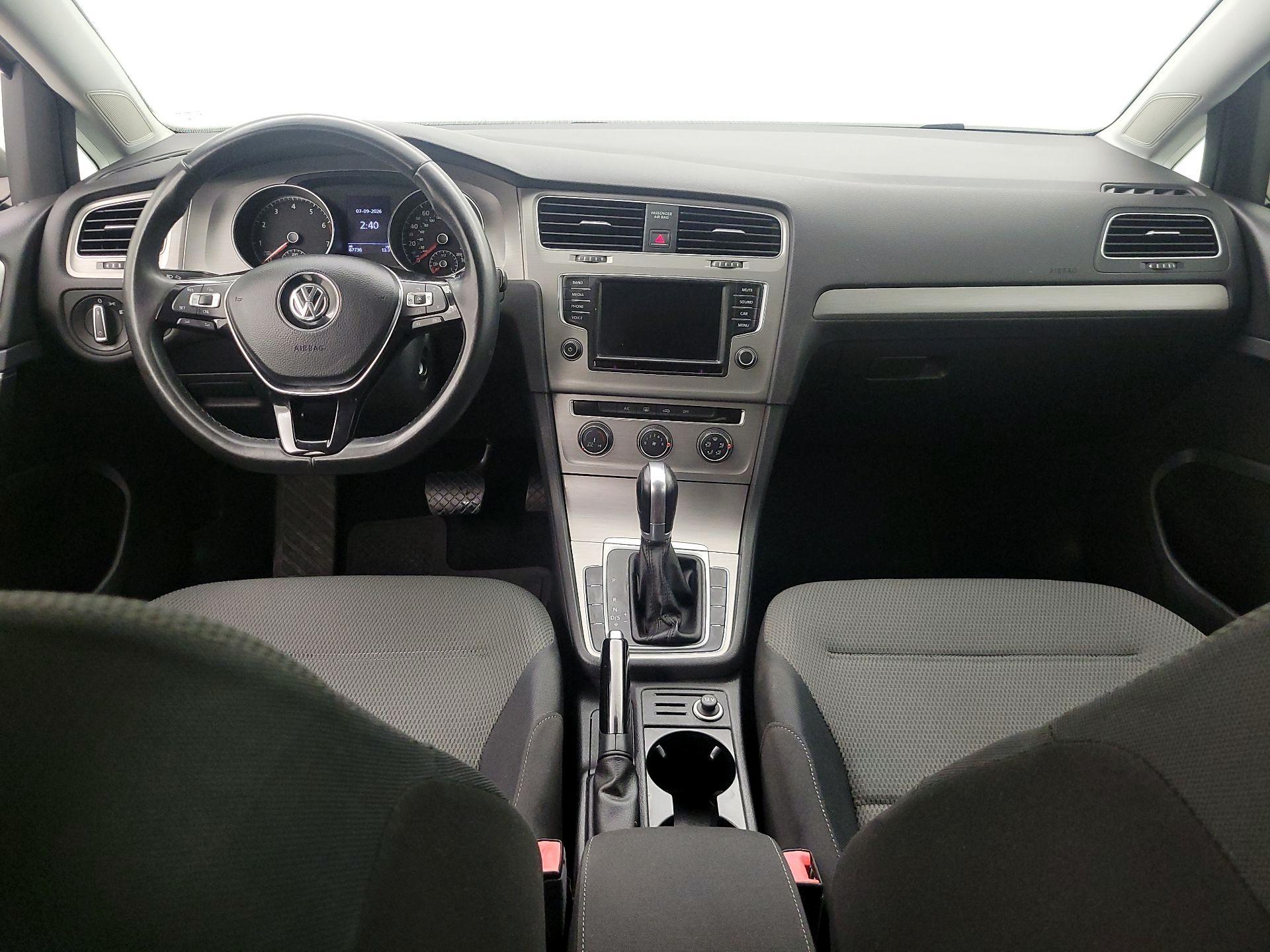 Thumbnail: 2017 Volkswagen Golf - 9