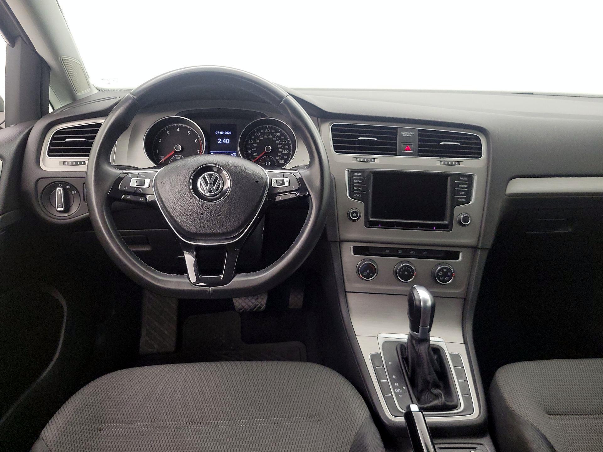 Thumbnail: 2017 Volkswagen Golf - 10
