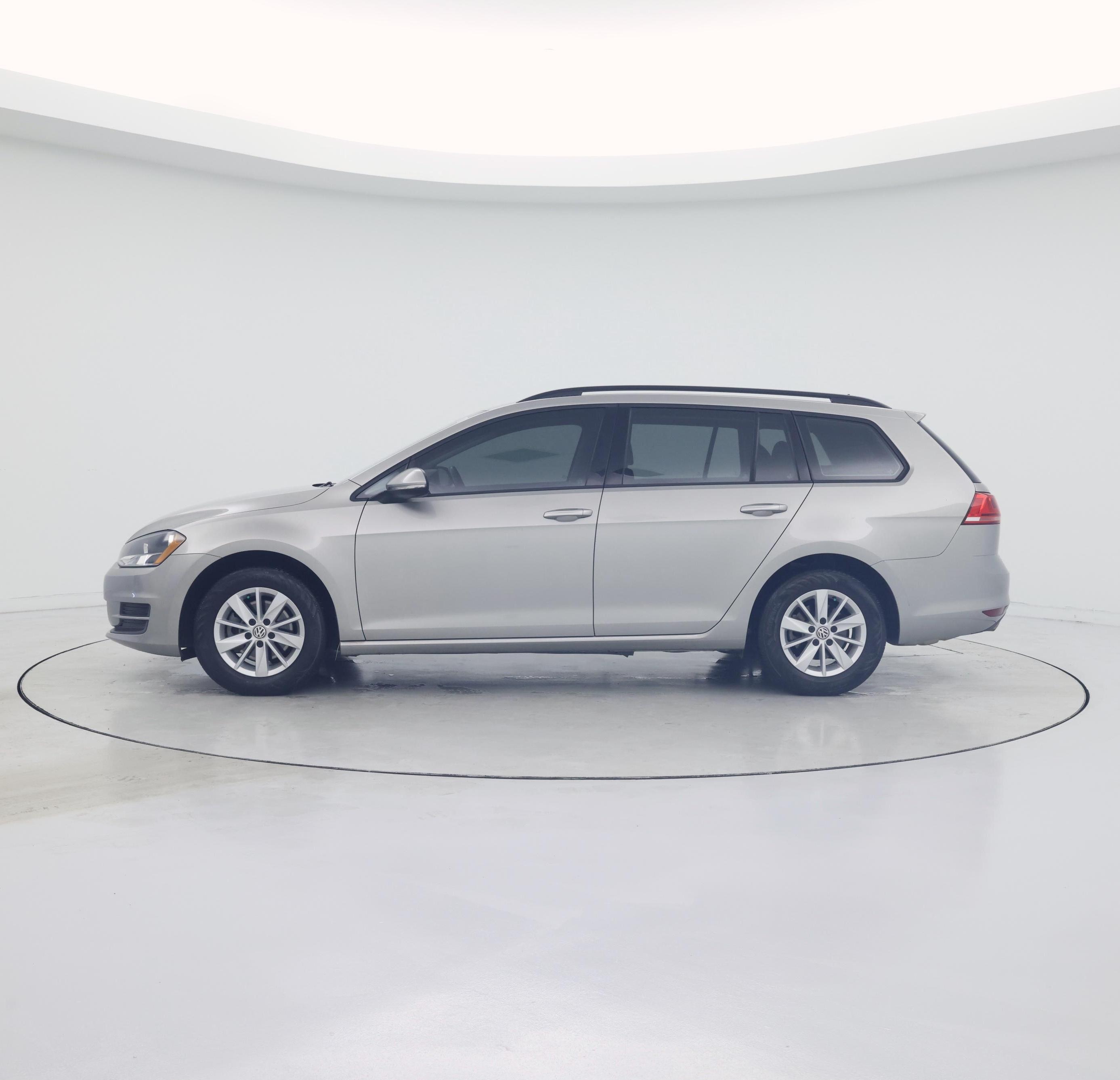 Thumbnail: 2017 Volkswagen Golf - 3