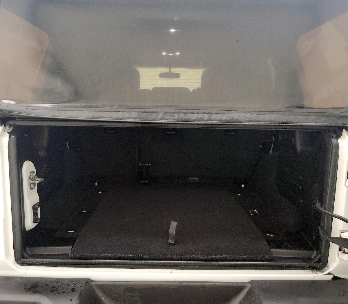 Trunk/Cargo (Seats Up)