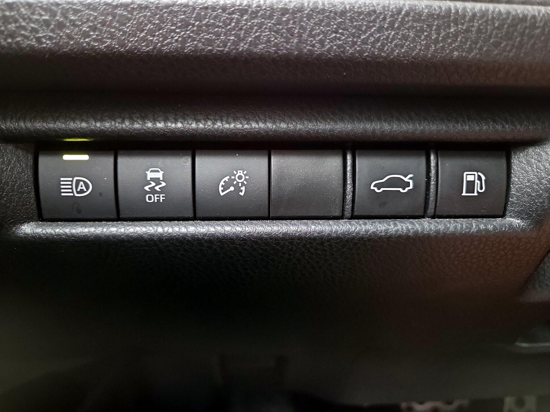 Thumbnail: 2025 Toyota Camry - 13