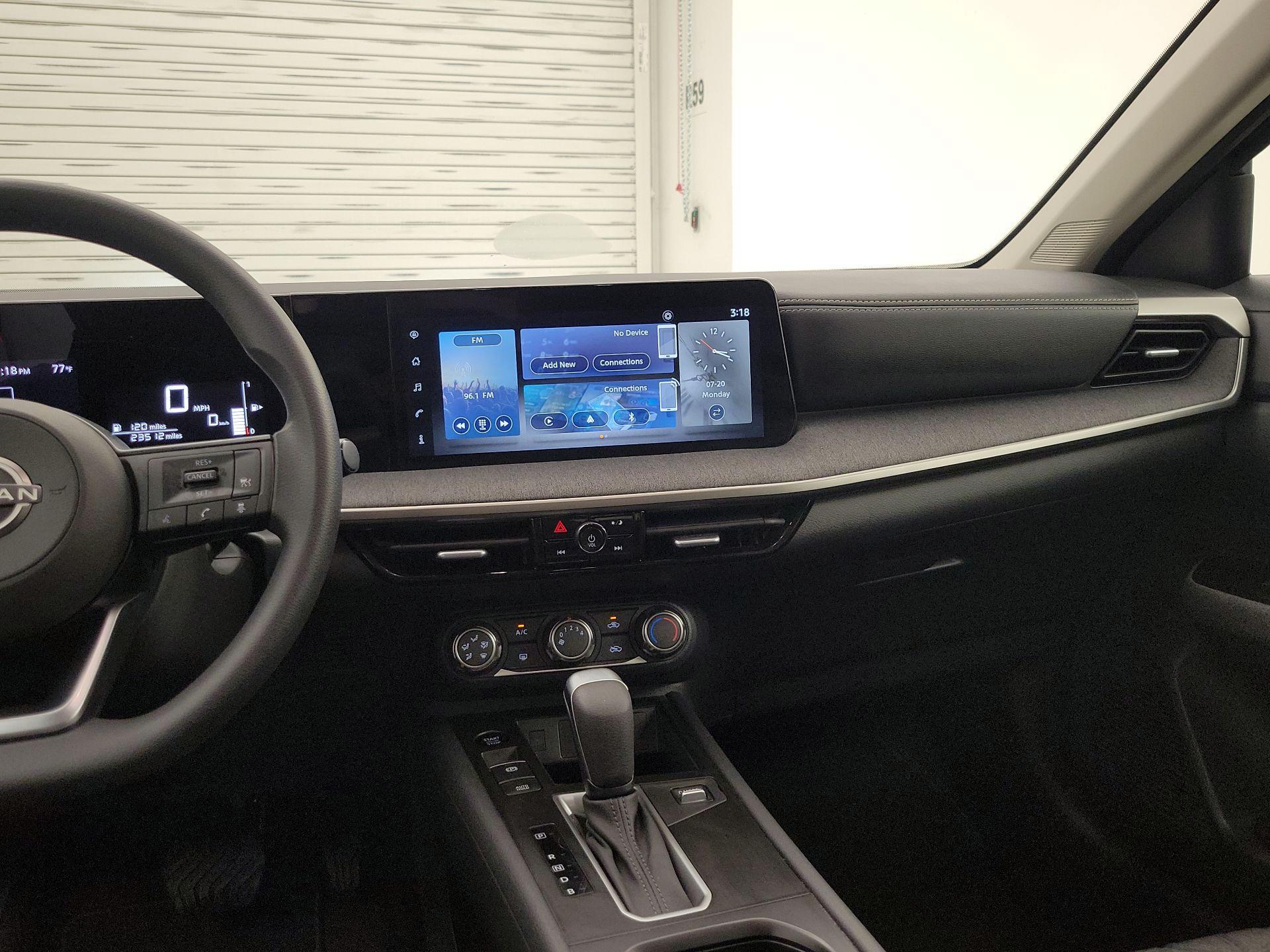 Thumbnail: 2025 Nissan Kicks - 9