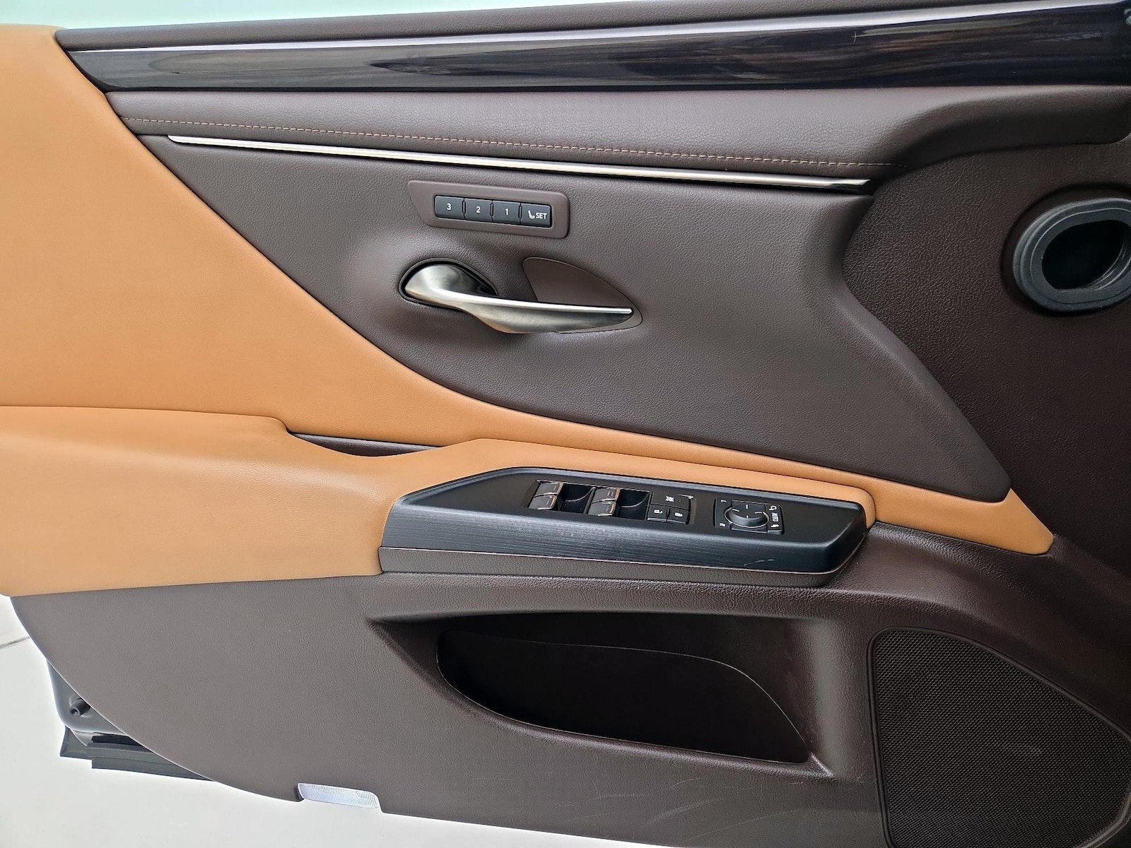2021 Lexus ES 350 - Photo 13