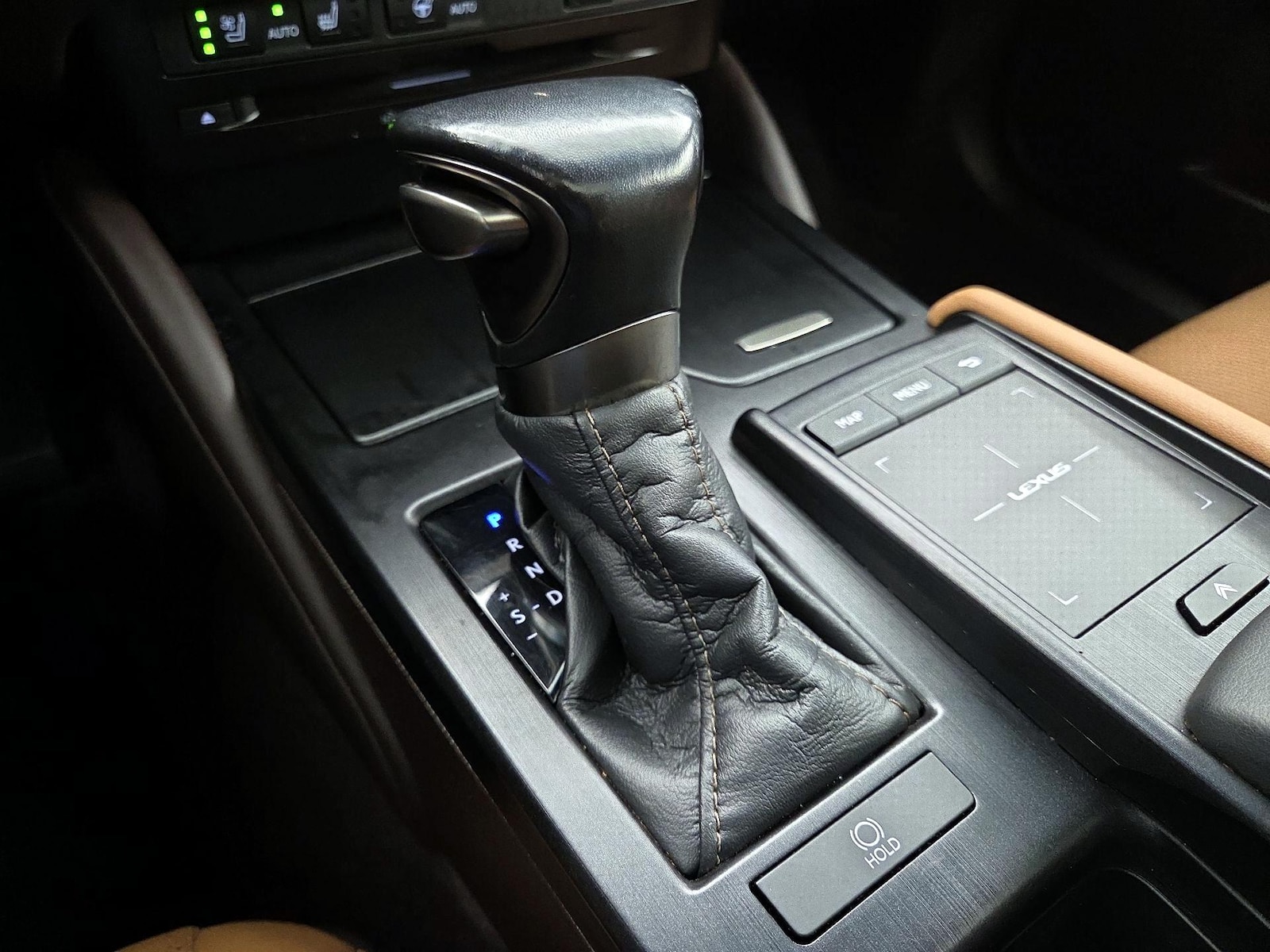 2021 Lexus ES 350 - Photo 19