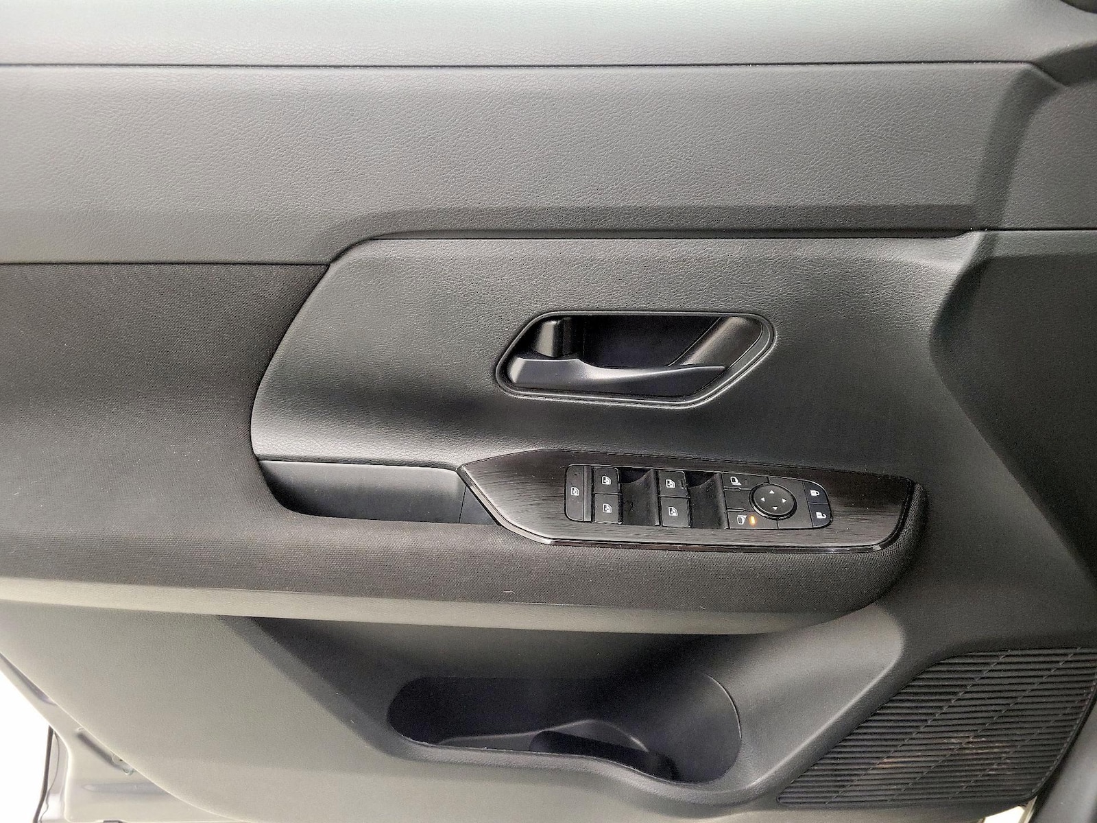 2026 Nissan KICKS S - Photo 13