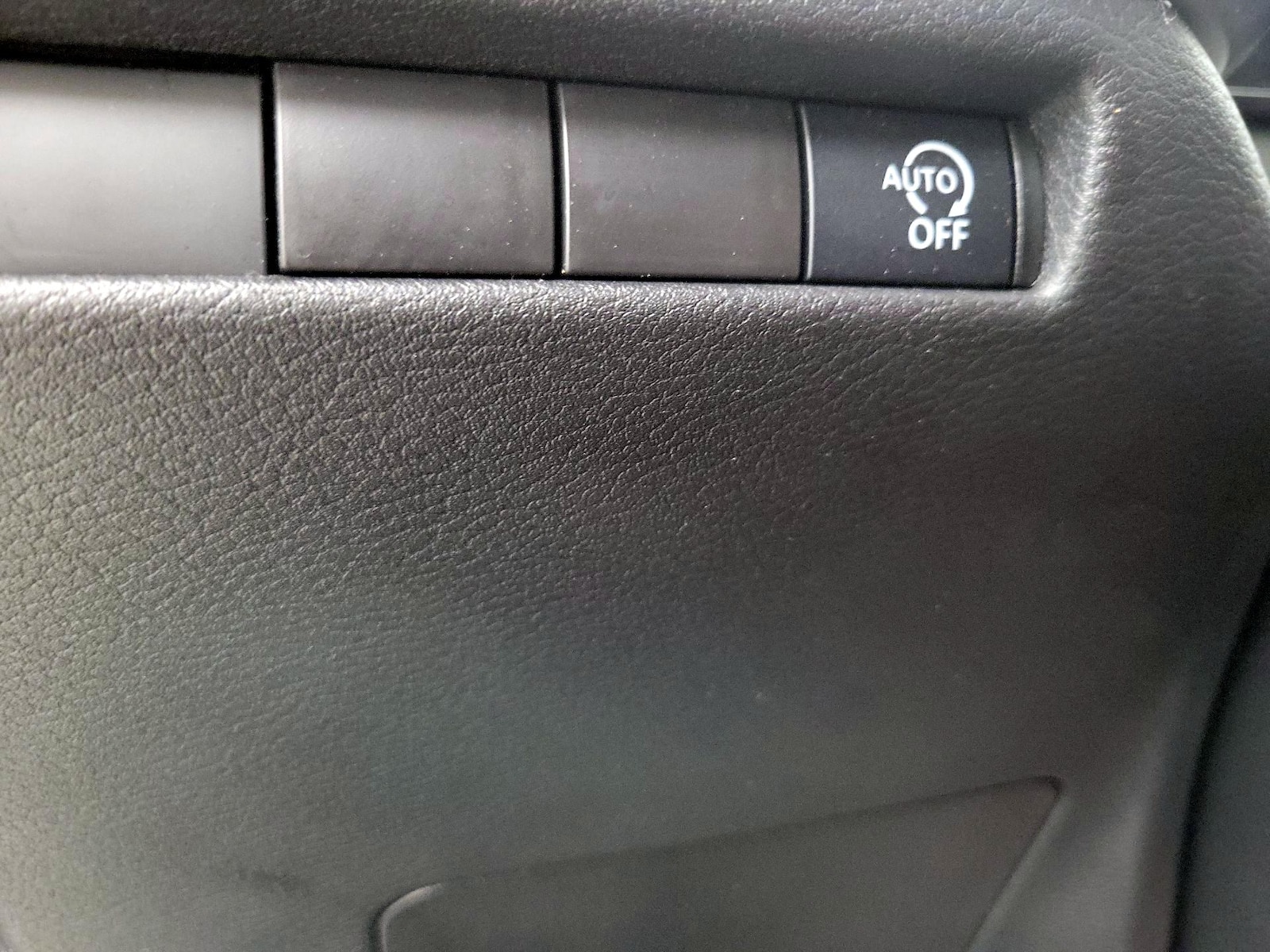 2026 Nissan KICKS S - Photo 14