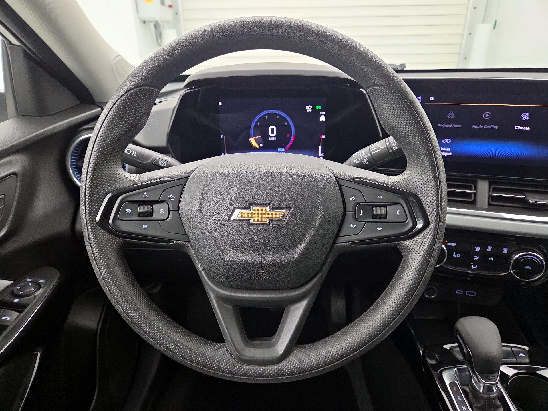 Thumbnail: 2024 Chevrolet Trax - 10