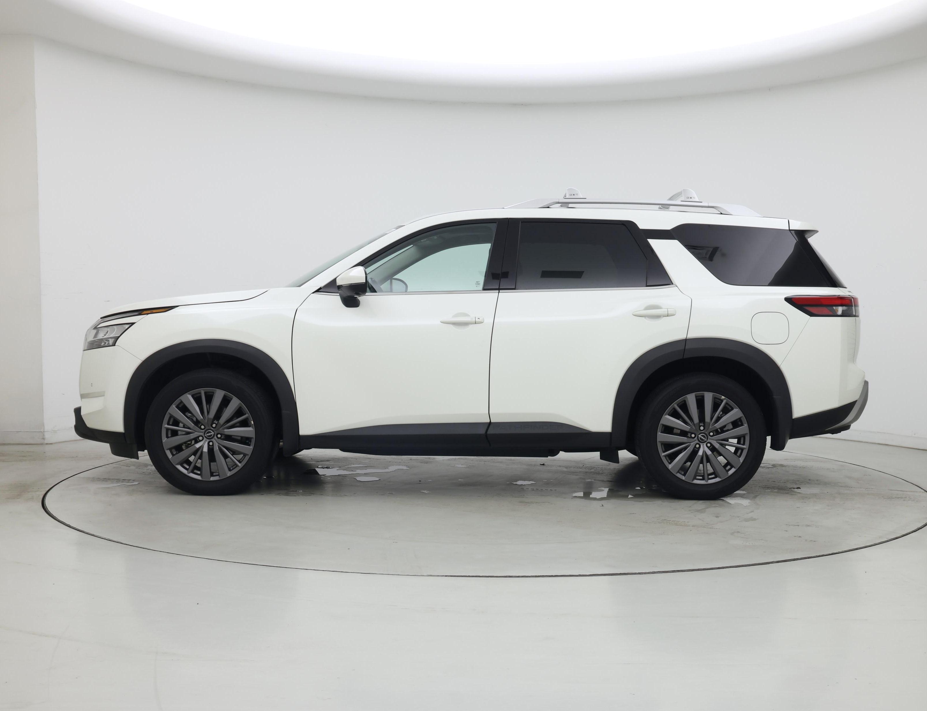 Thumbnail: 2024 Nissan Pathfinder - 3
