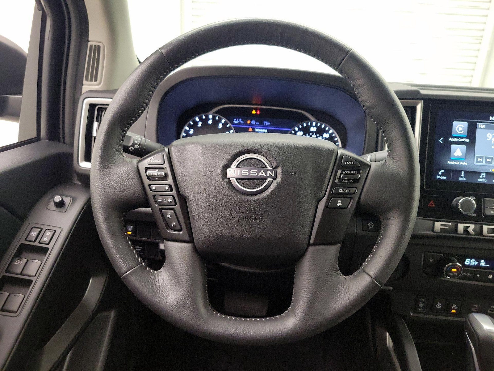 2025 Nissan Frontier SV - Photo 11