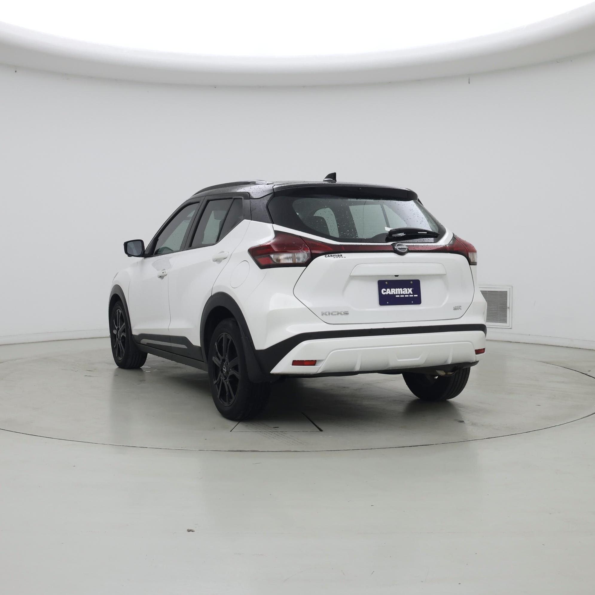 Thumbnail: 2023 Nissan Kicks - 2