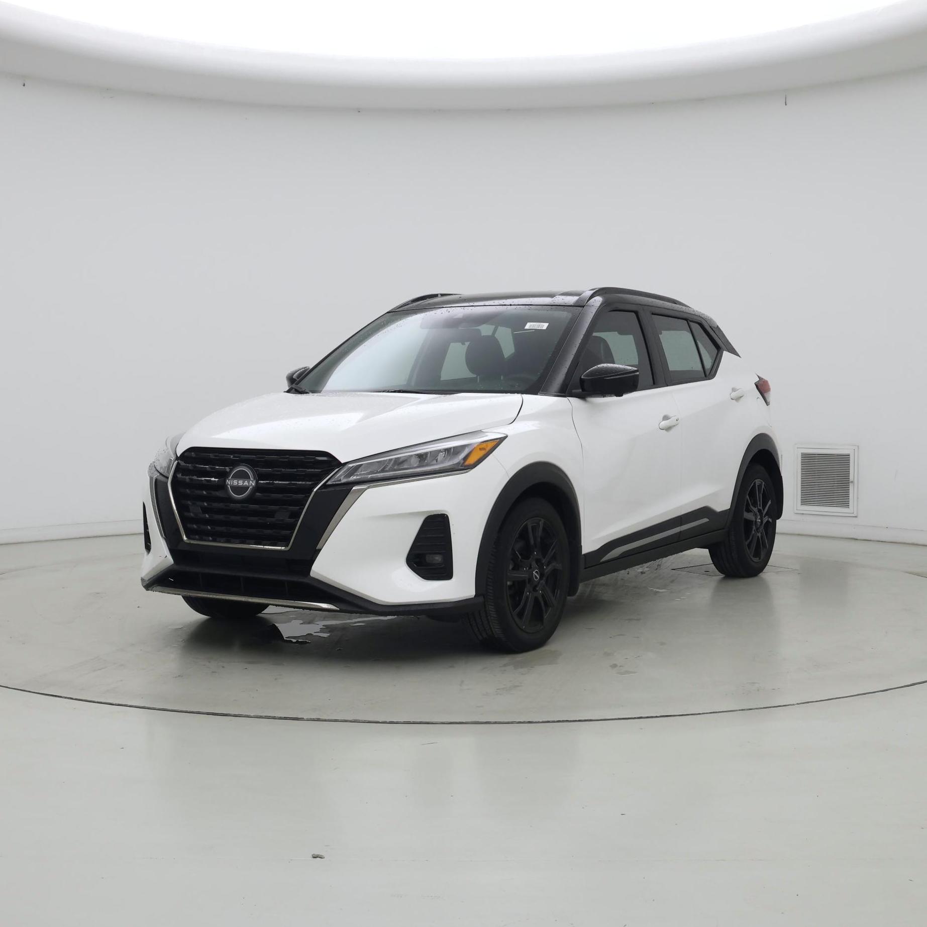 Thumbnail: 2023 Nissan Kicks - 4
