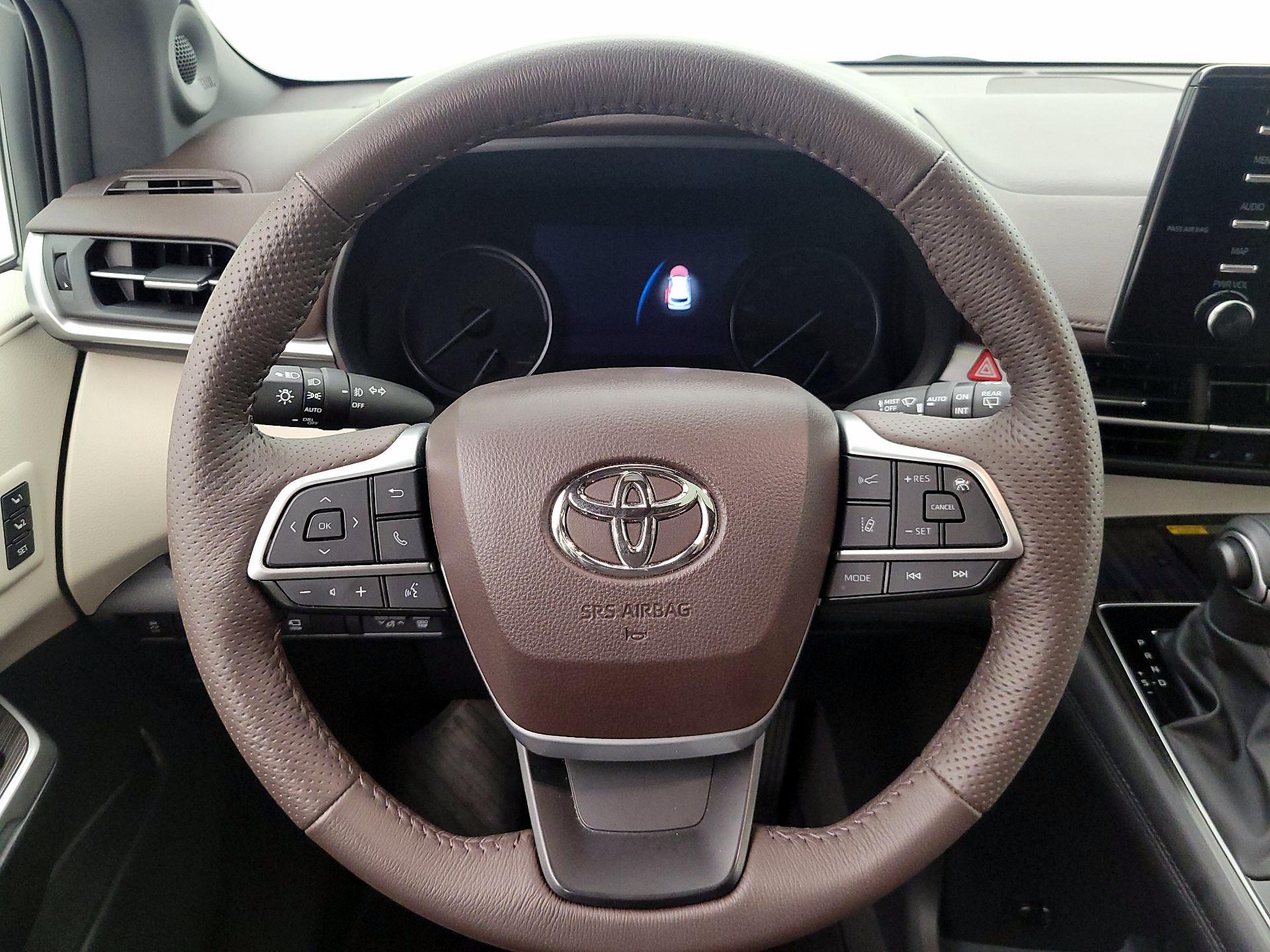 Thumbnail: 2024 Toyota Sienna - 10