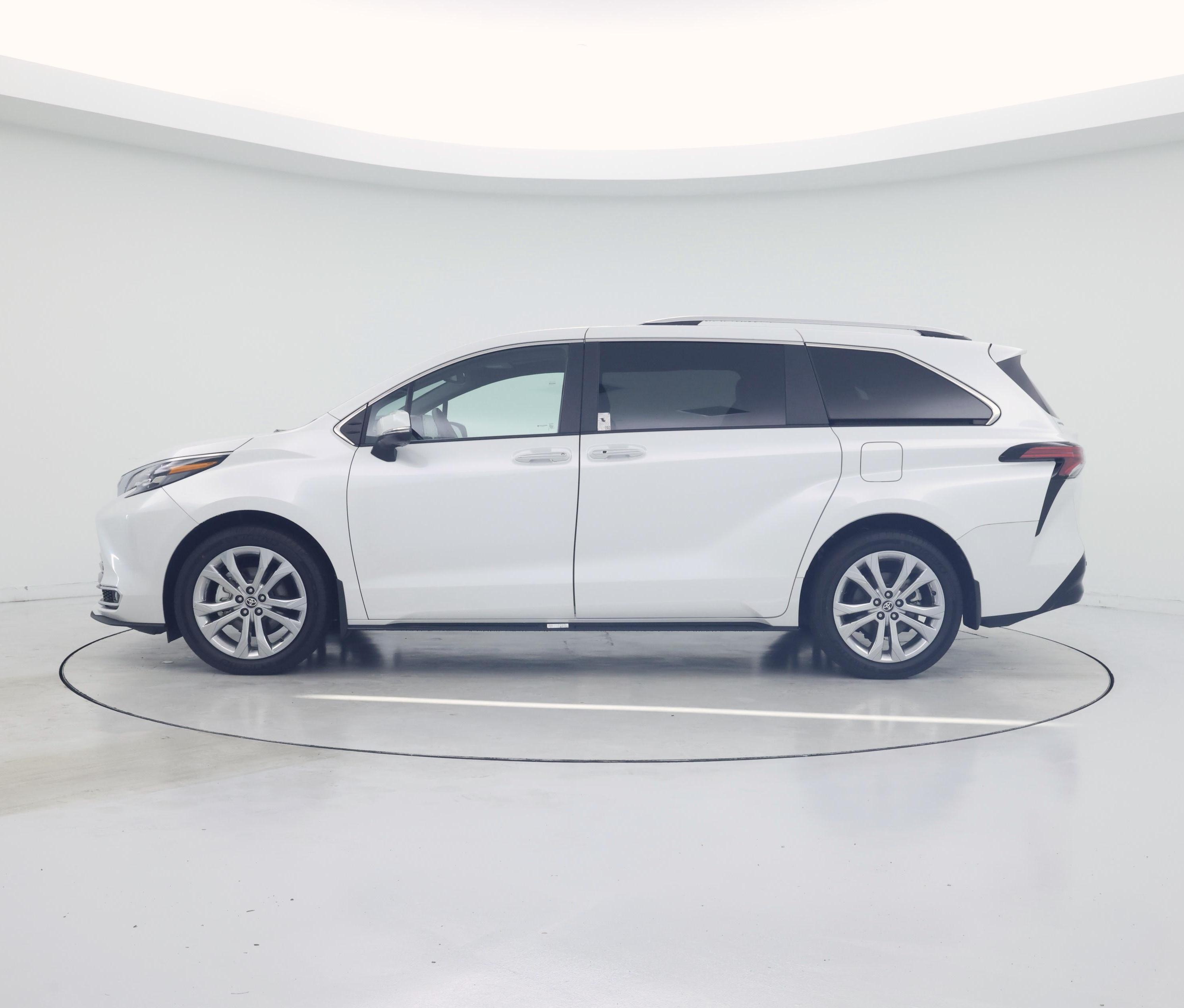 Thumbnail: 2024 Toyota Sienna - 3