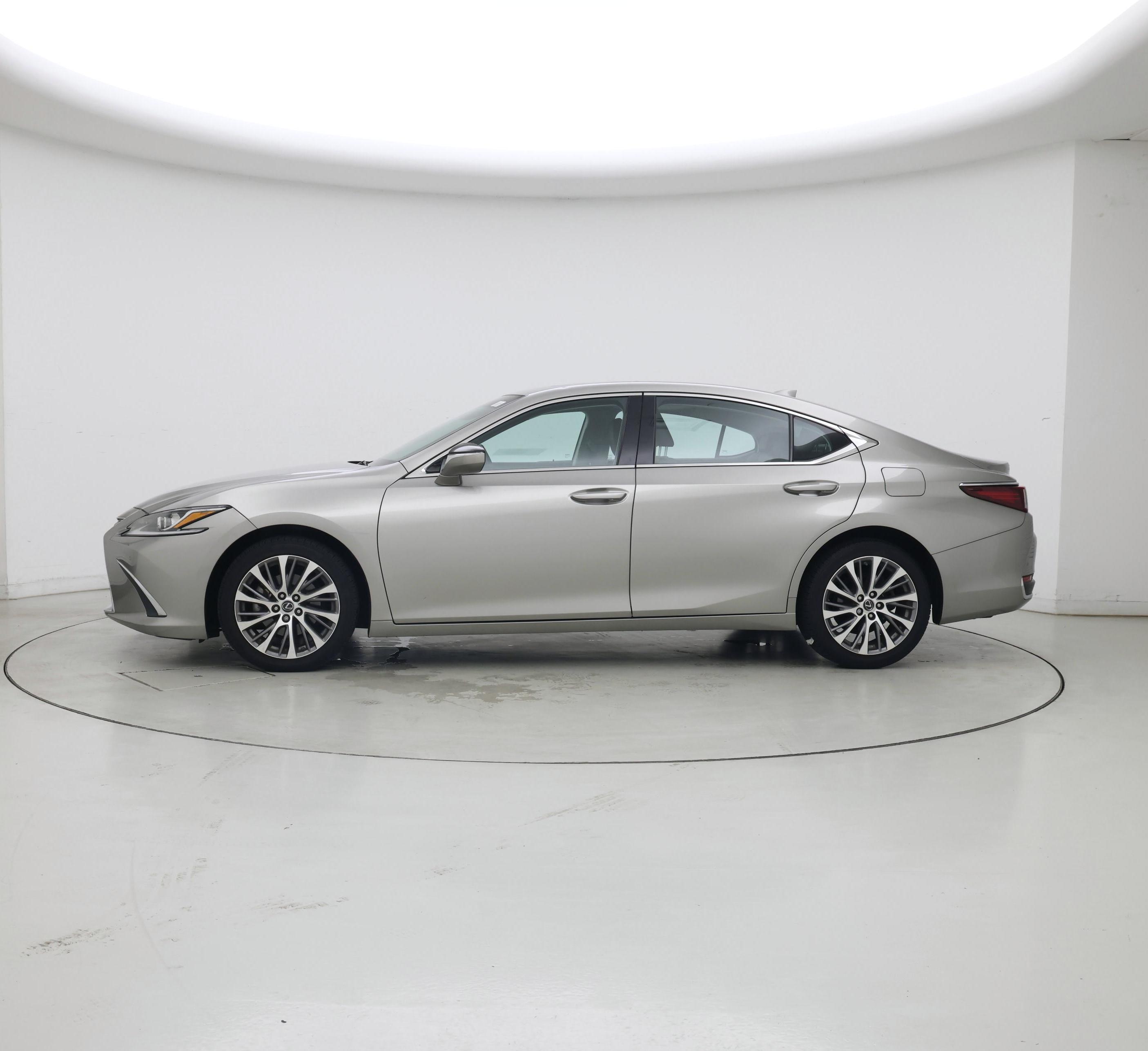 Thumbnail: 2021 Lexus ES - 3
