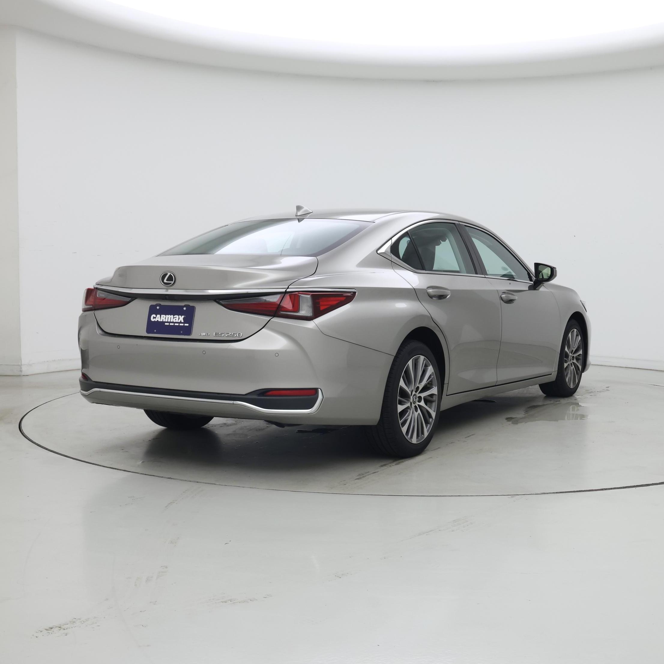 Thumbnail: 2021 Lexus ES - 8