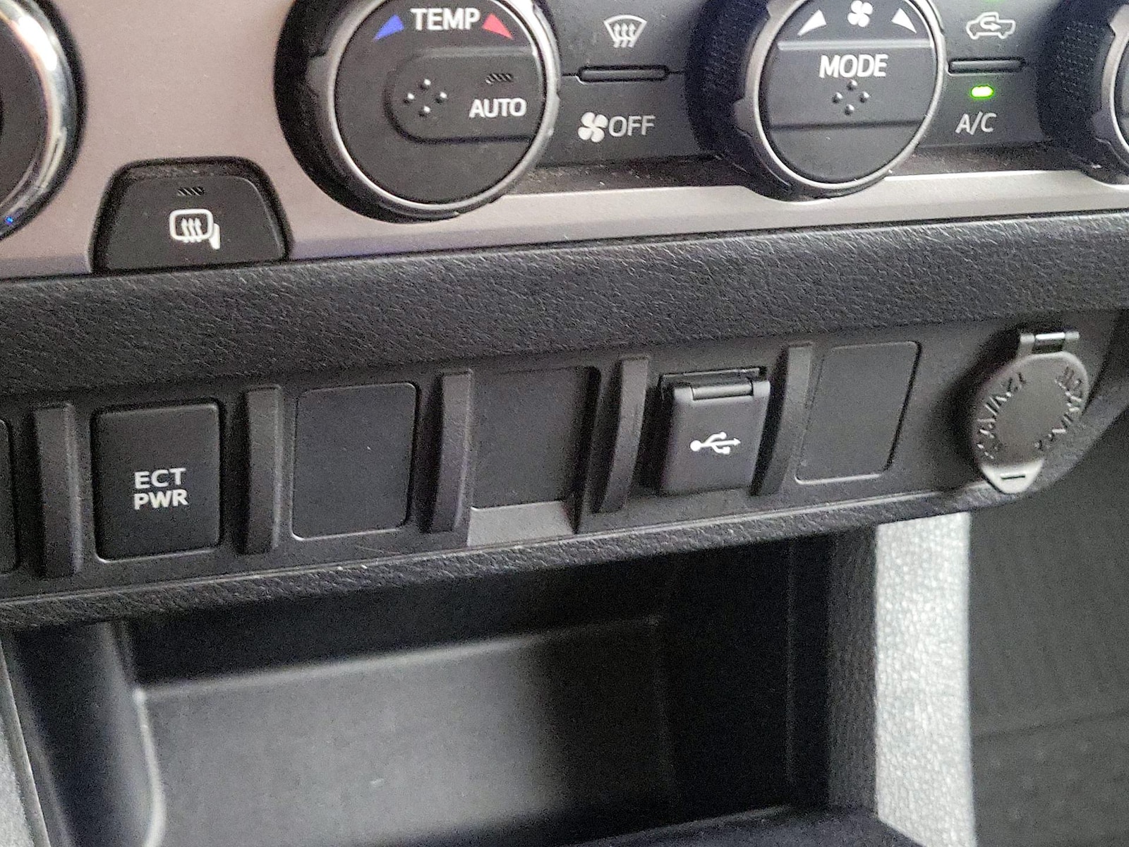 2023 Toyota Tacoma SR - Photo 19