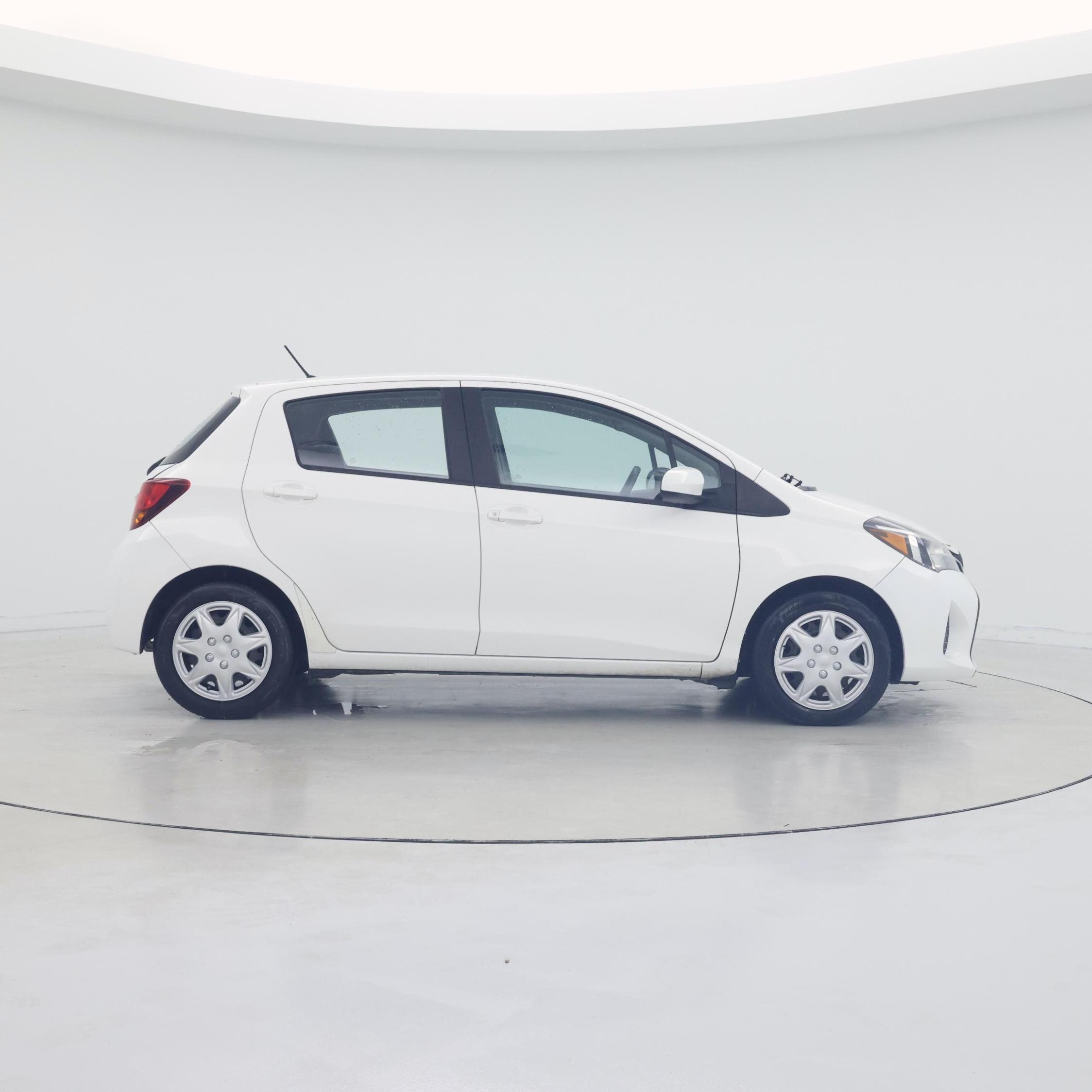 Thumbnail: 2017 Toyota Yaris - 7