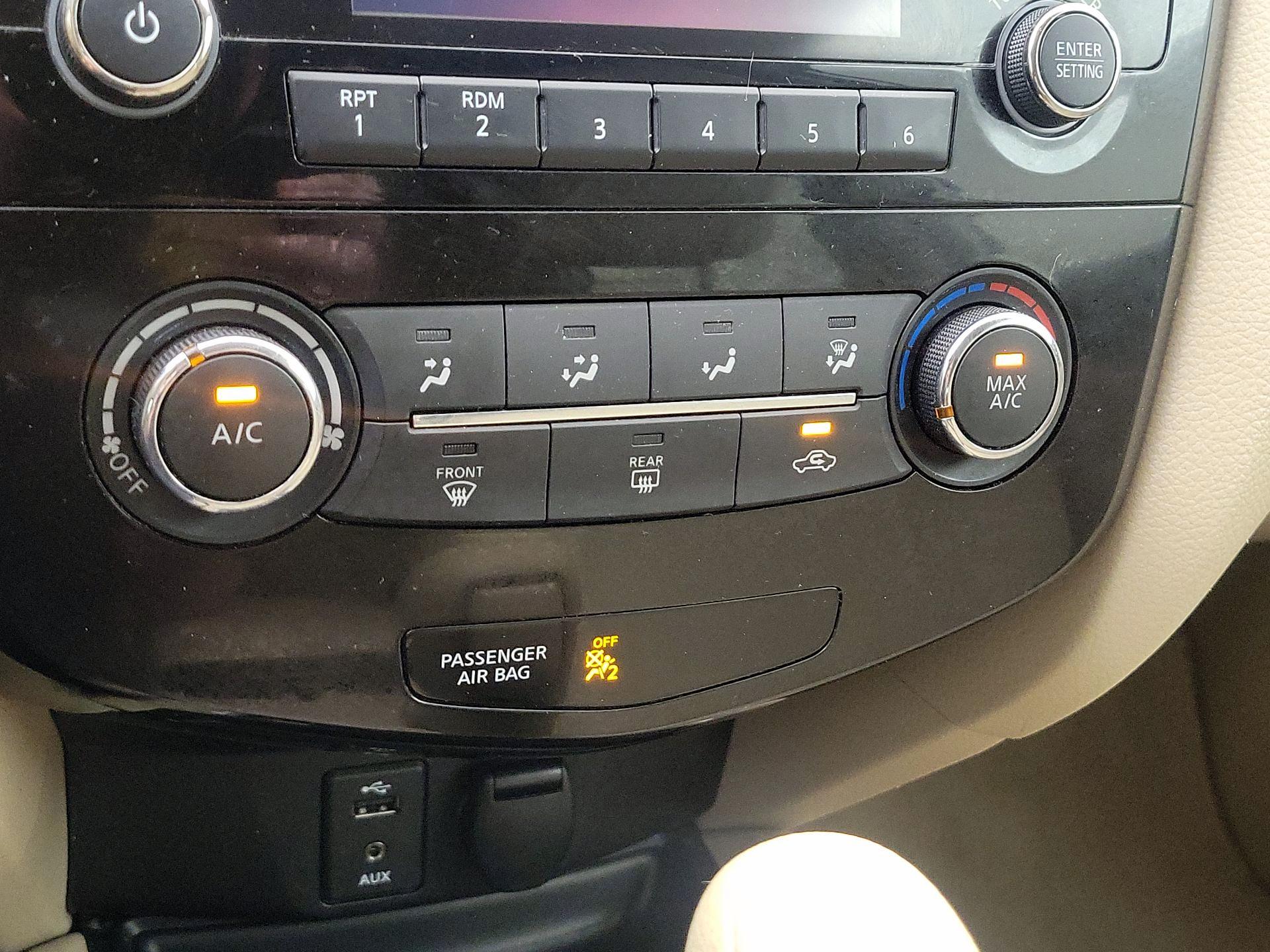 Thumbnail: 2015 Nissan Rogue - 16