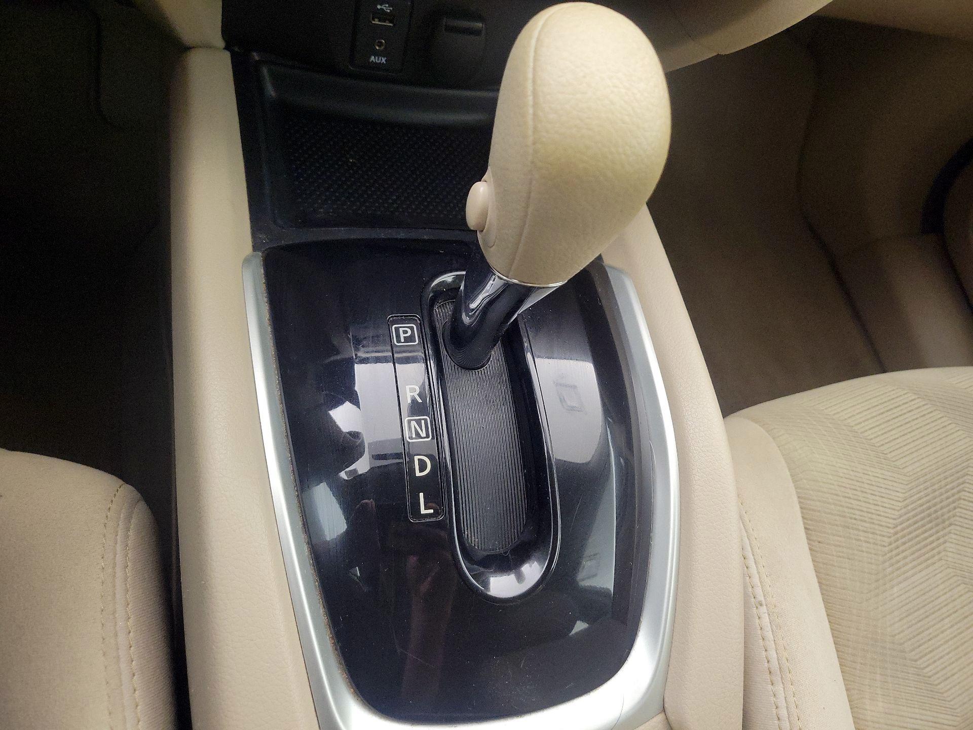 Thumbnail: 2015 Nissan Rogue - 17