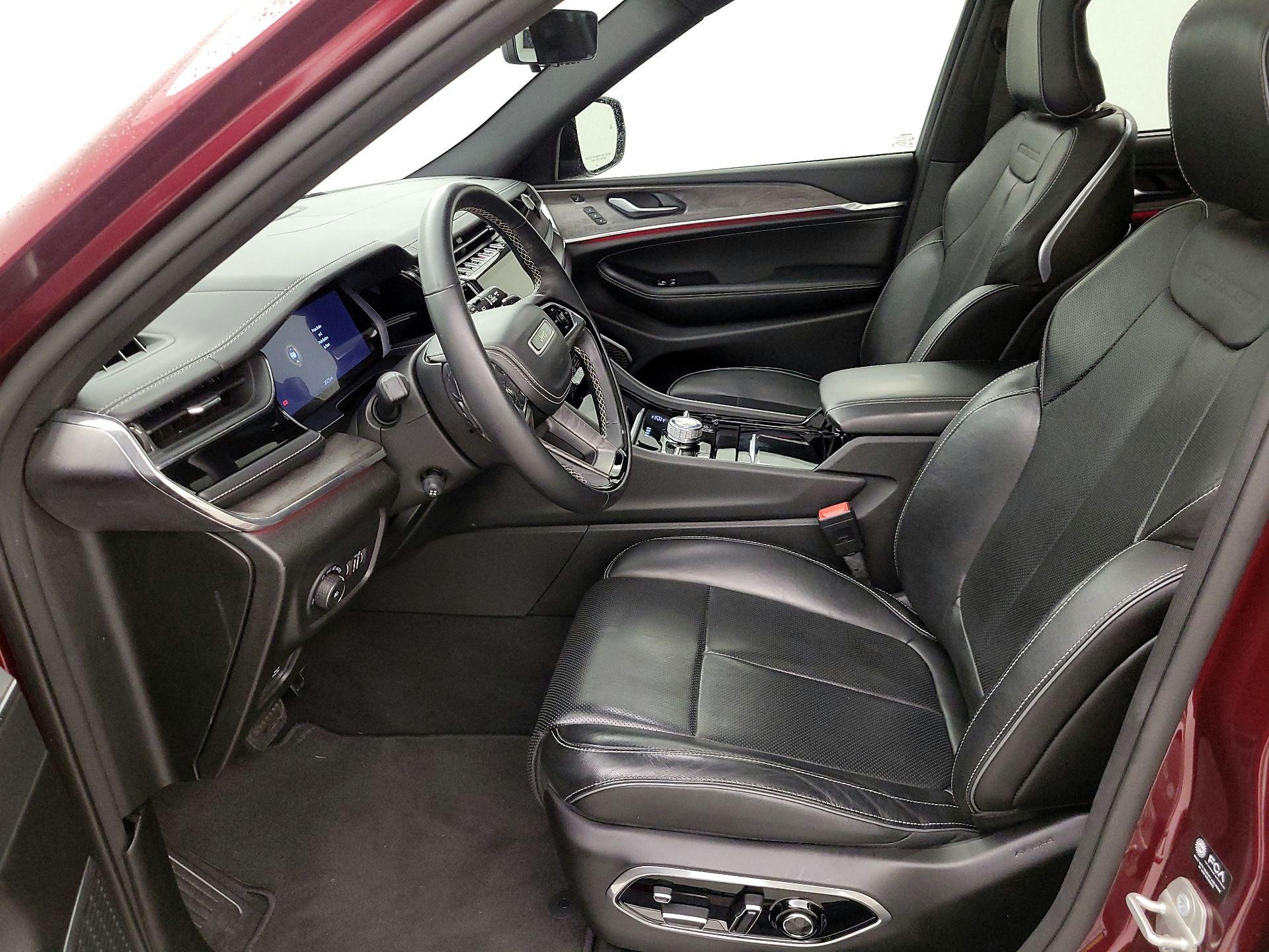 Thumbnail: 2023 Jeep Grand Cherokee - 11
