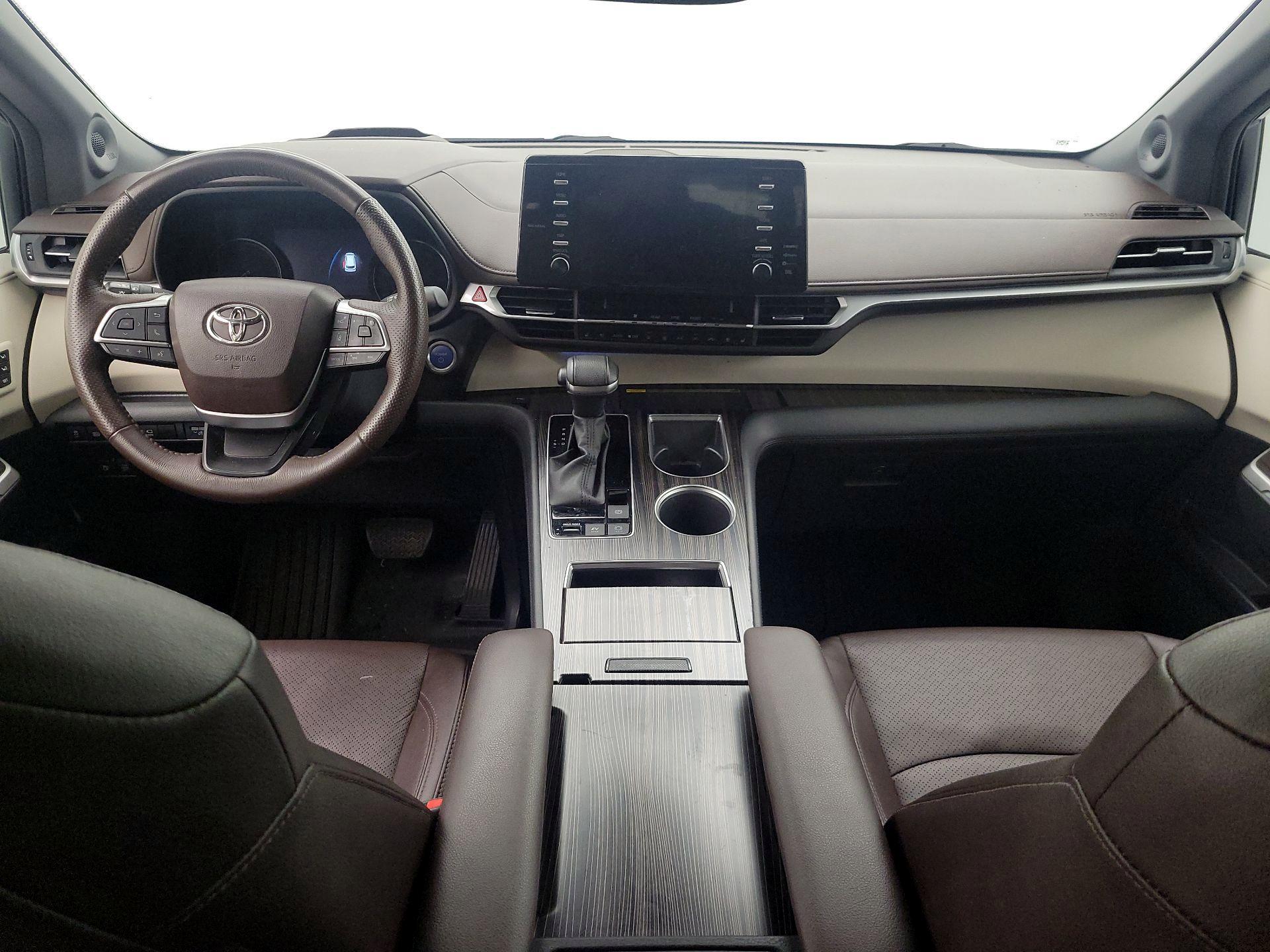 Thumbnail: 2023 Toyota Sienna - 9