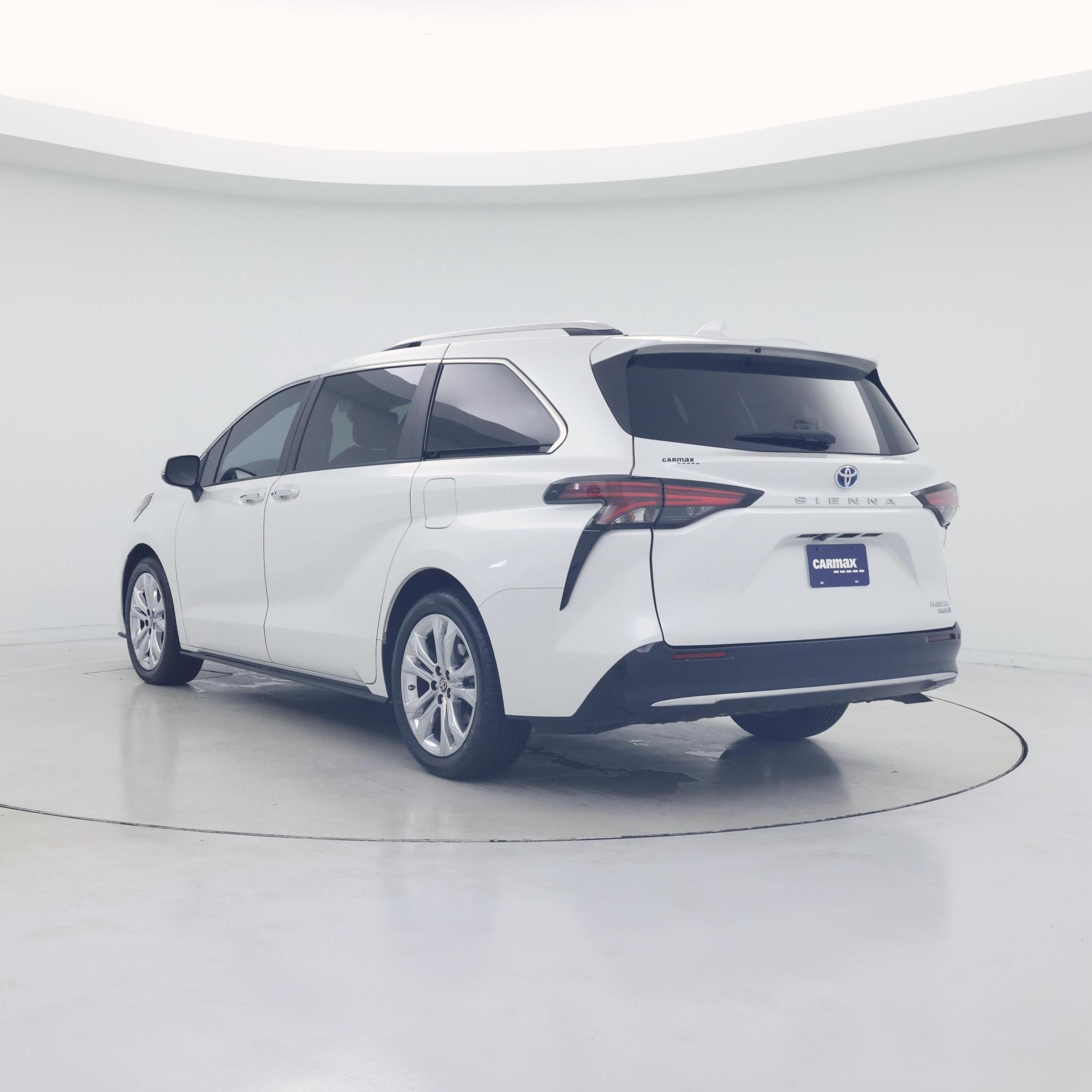 Thumbnail: 2023 Toyota Sienna - 2