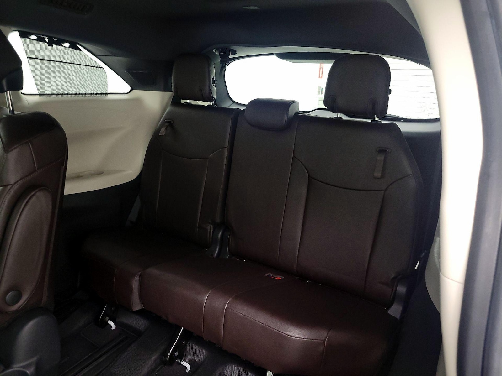 2023 Toyota Sienna Platinum - Photo 23
